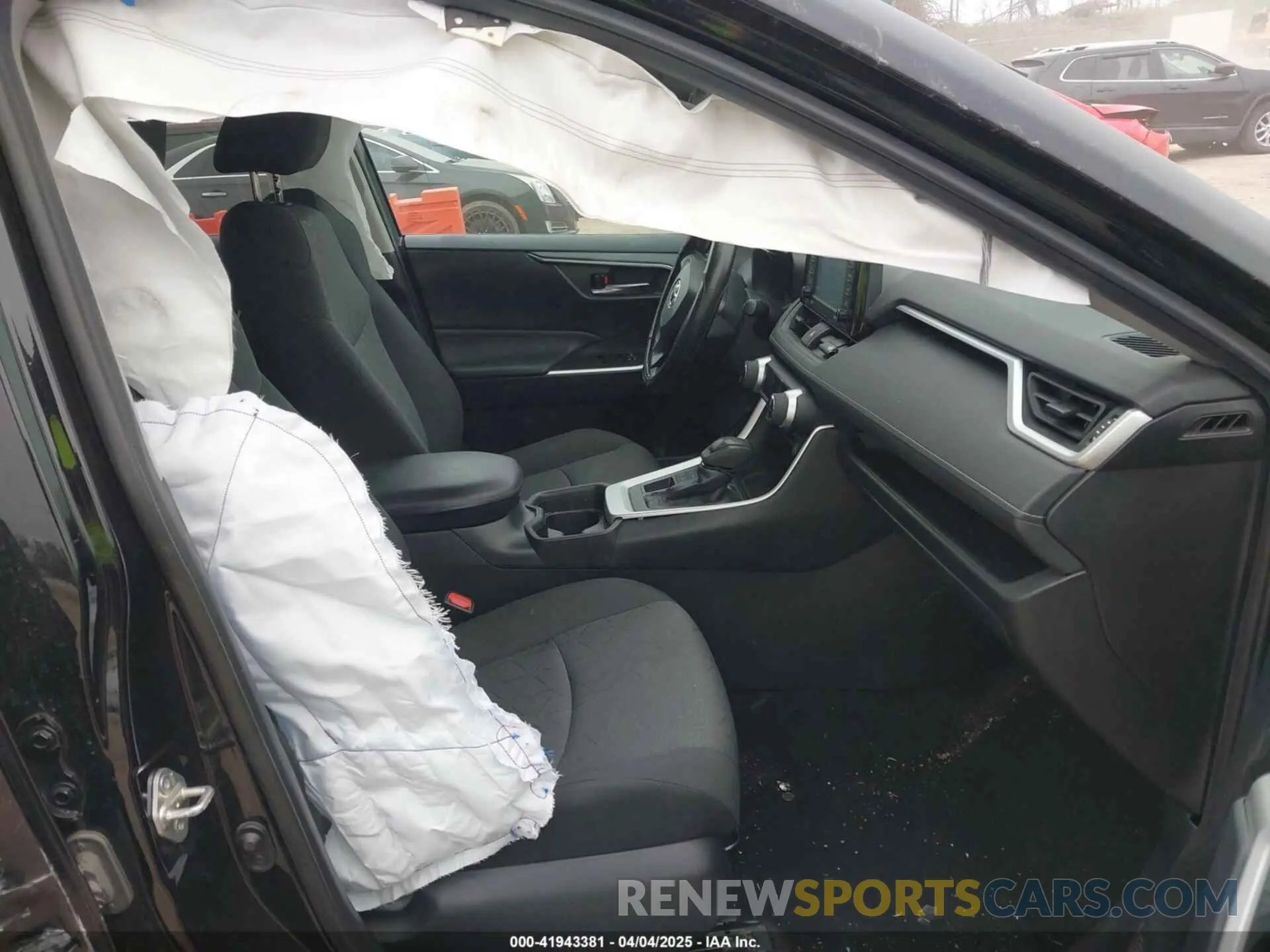 5 fotografías del automóvil dañado 2T3P1RFV8LC117667 TOYOTA RAV4 2020