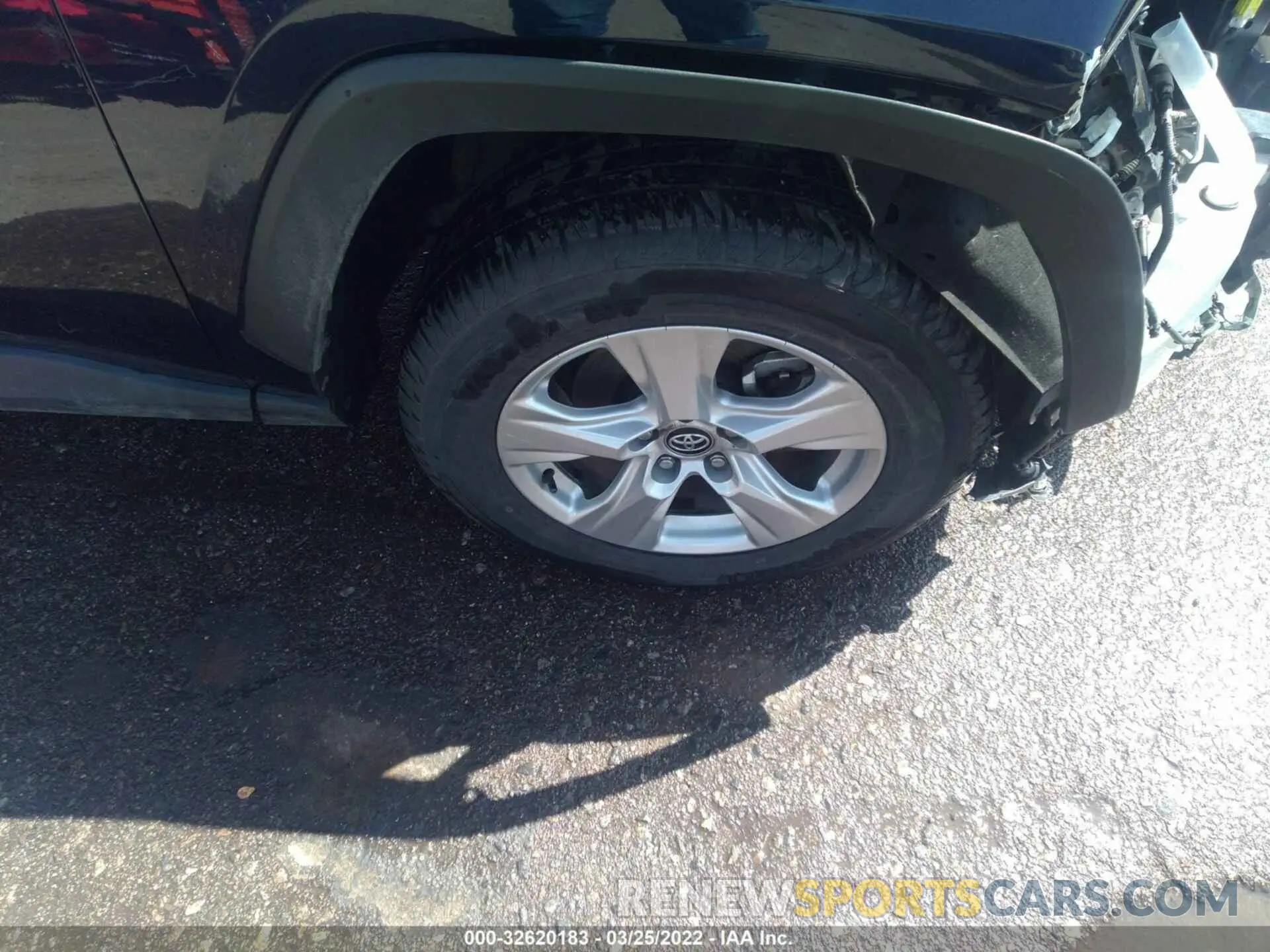 15 fotografías del automóvil dañado 2T3P1RFVXLC079066 TOYOTA RAV4 2020