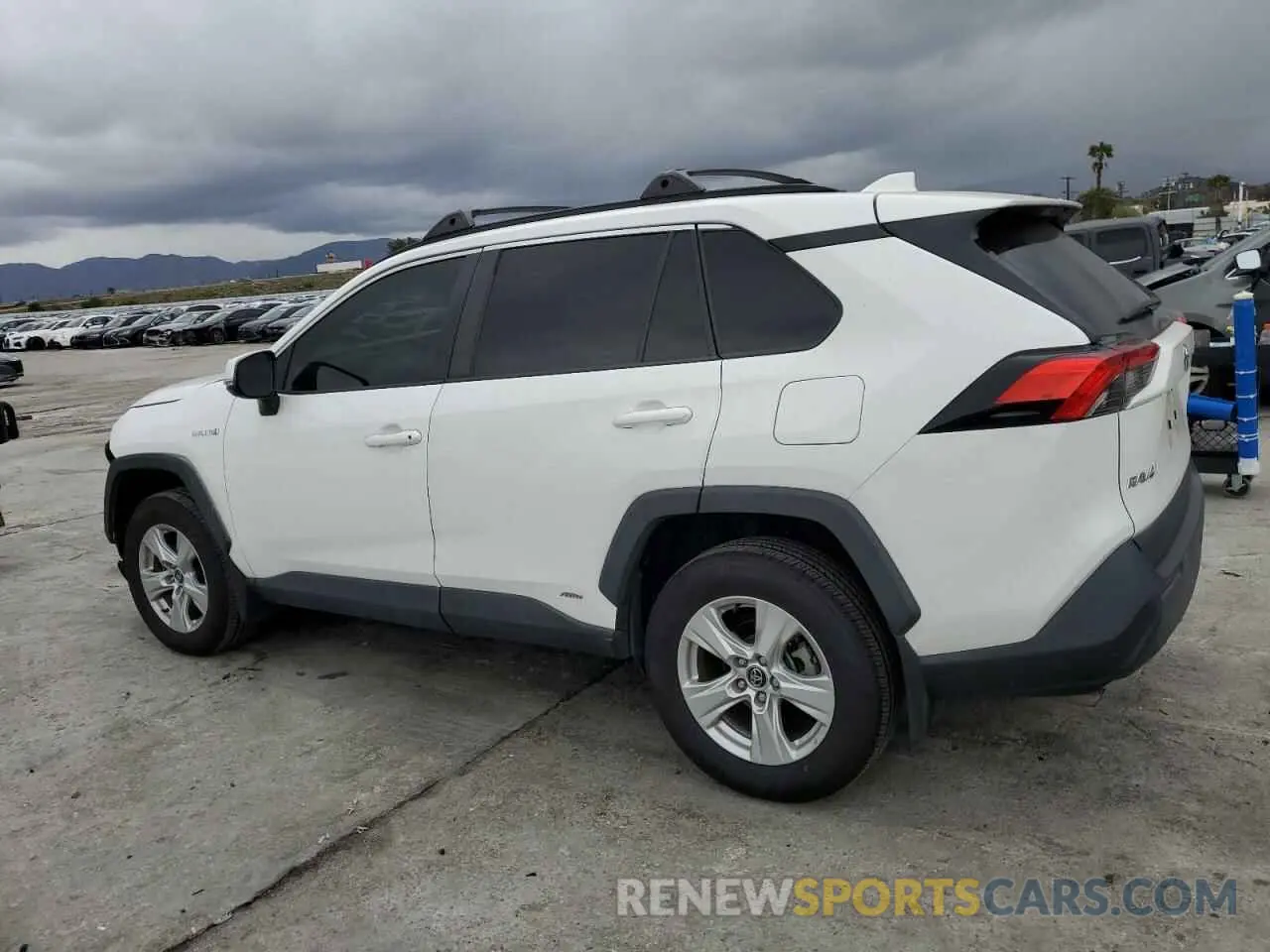 2 fotografías del automóvil dañado 2T3RWRFV1LW054520 TOYOTA RAV4 2020