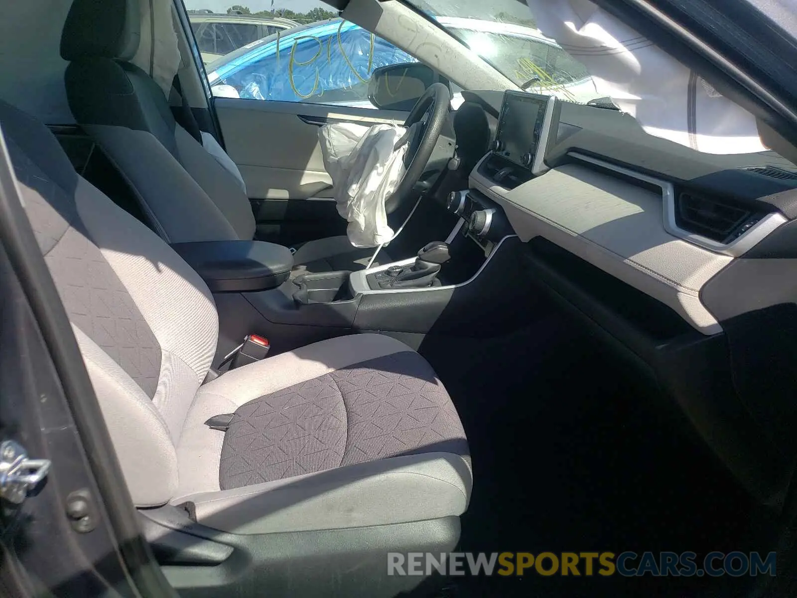 5 fotografías del automóvil dañado 2T3RWRFV2LW095321 TOYOTA RAV4 2020