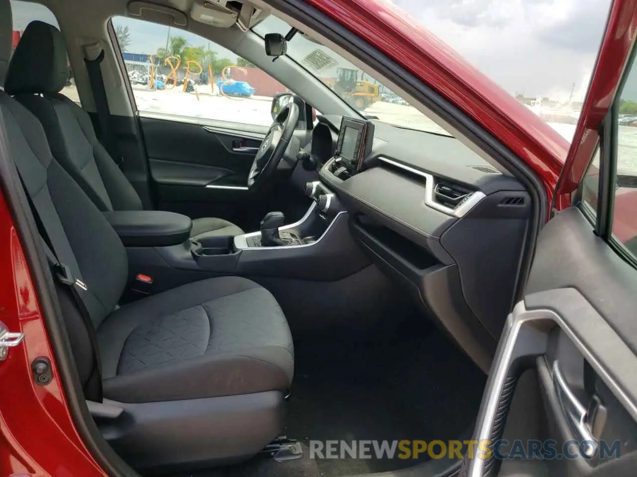 5 fotografías del automóvil dañado 2T3RWRFV5LW052768 TOYOTA RAV4 2020