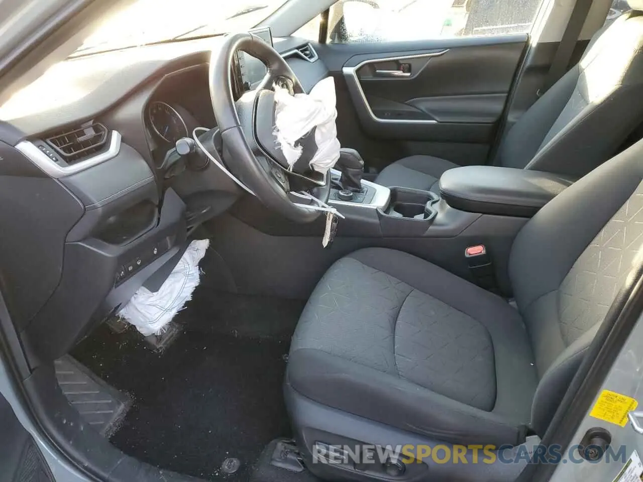 7 fotografías del automóvil dañado 2T3RWRFV5LW068341 TOYOTA RAV4 2020