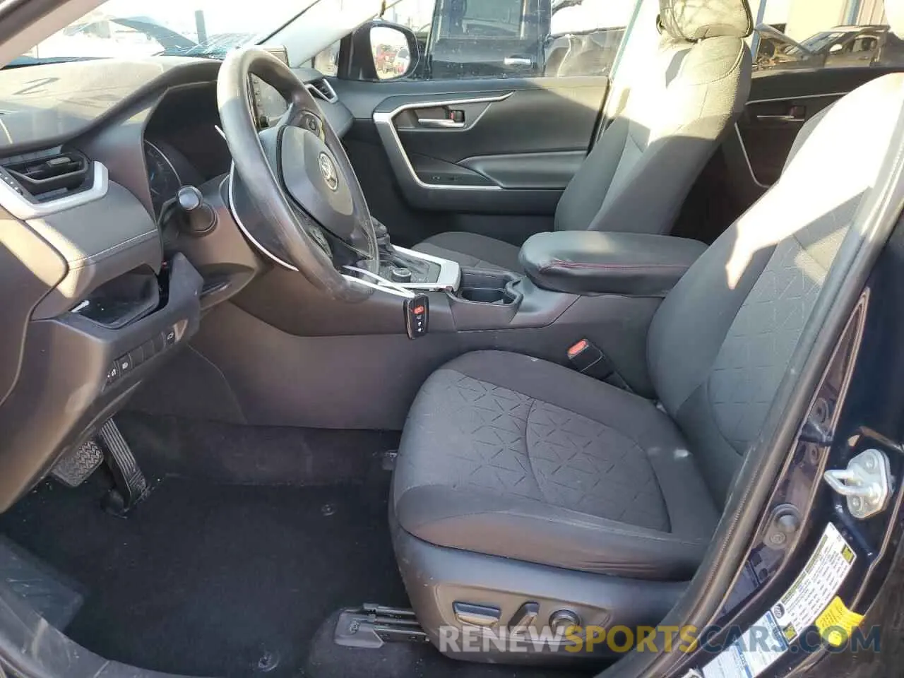 7 fotografías del automóvil dañado 2T3RWRFVXLW083045 TOYOTA RAV4 2020