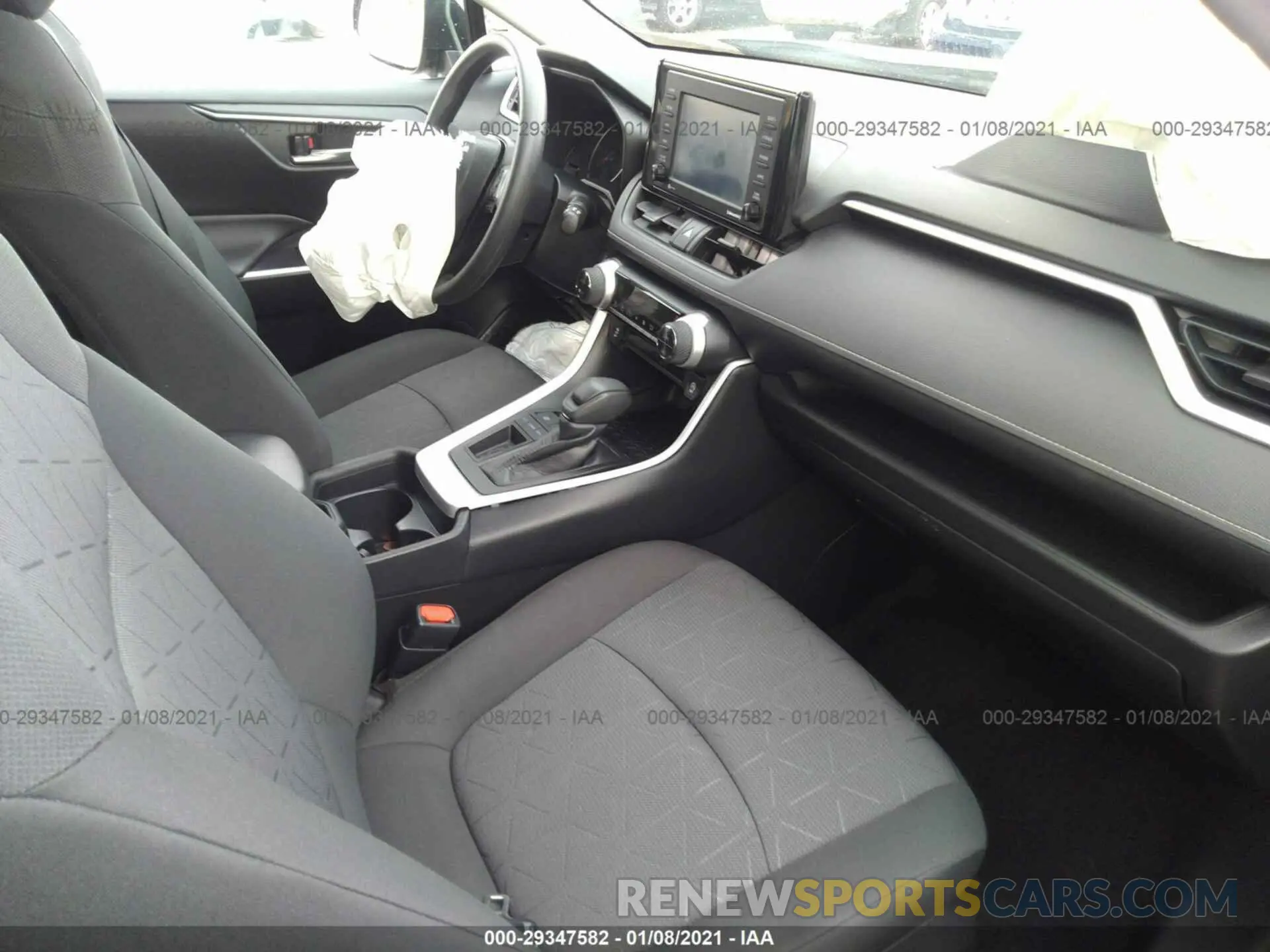 5 fotografías del automóvil dañado 2T3W1RFV0LC045083 TOYOTA RAV4 2020