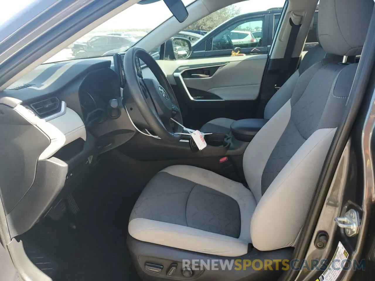 7 fotografías del automóvil dañado 2T3W1RFV2LC052018 TOYOTA RAV4 2020