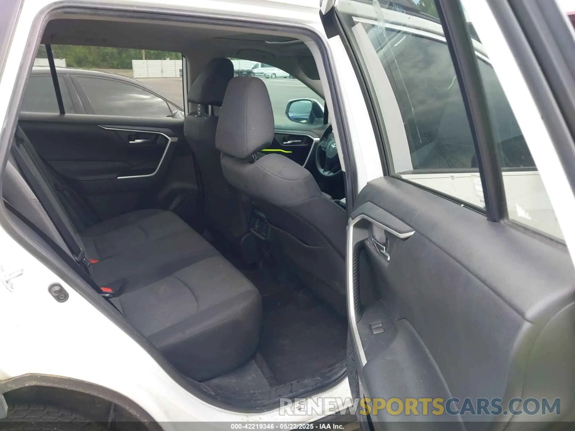 8 fotografías del automóvil dañado 2T3W1RFV2LW068363 TOYOTA RAV4 2020