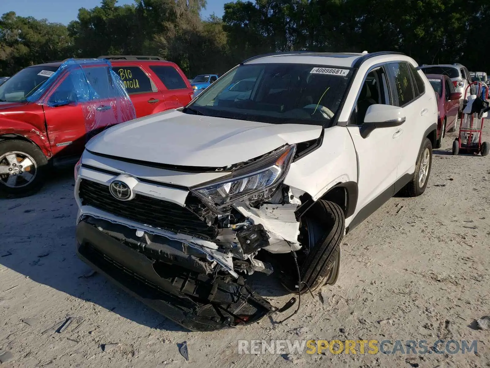 2 fotografías del automóvil dañado 2T3W1RFV5LC071291 TOYOTA RAV4 2020