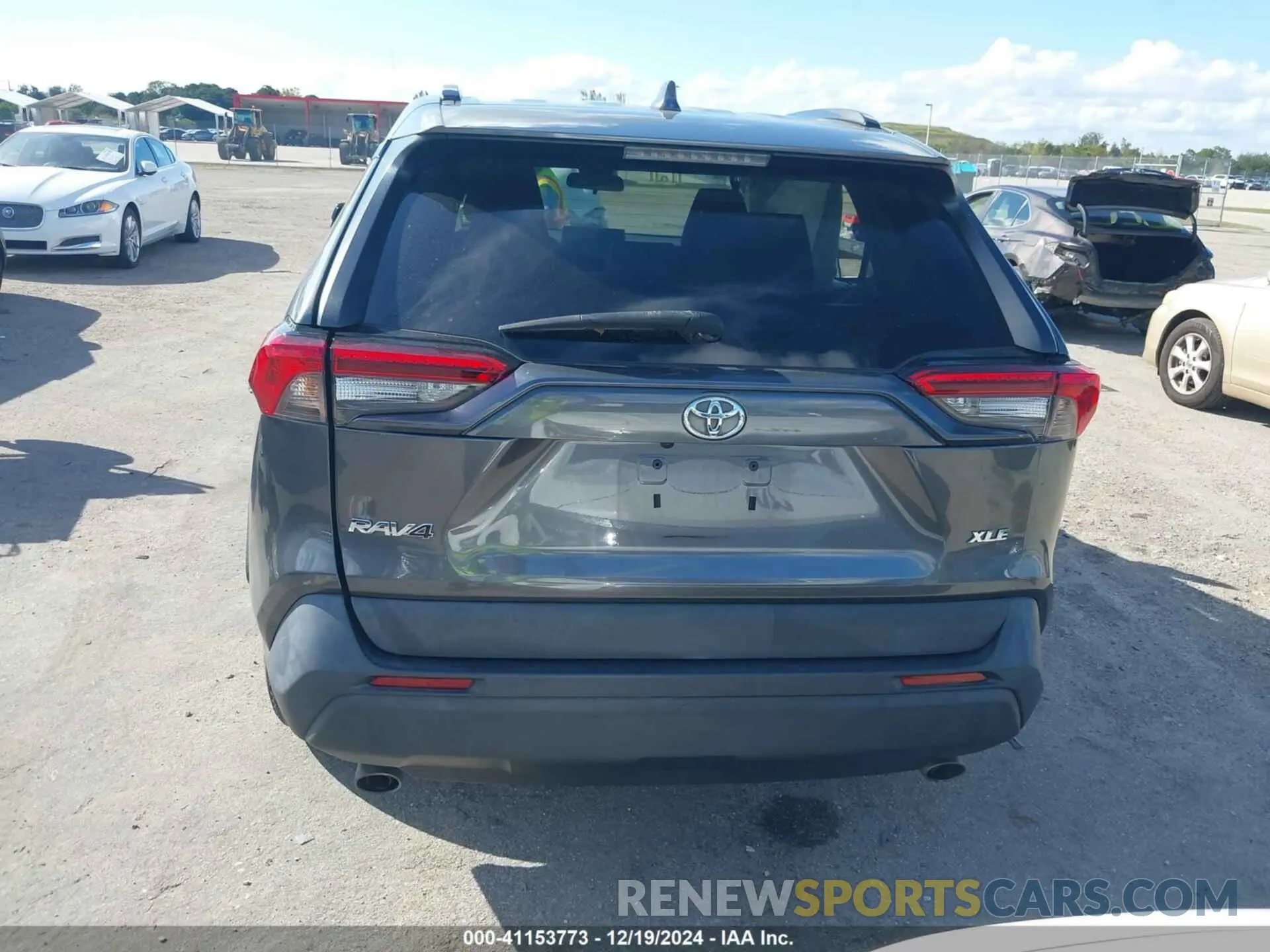 16 fotografías del automóvil dañado 2T3W1RFV5LC074062 TOYOTA RAV4 2020