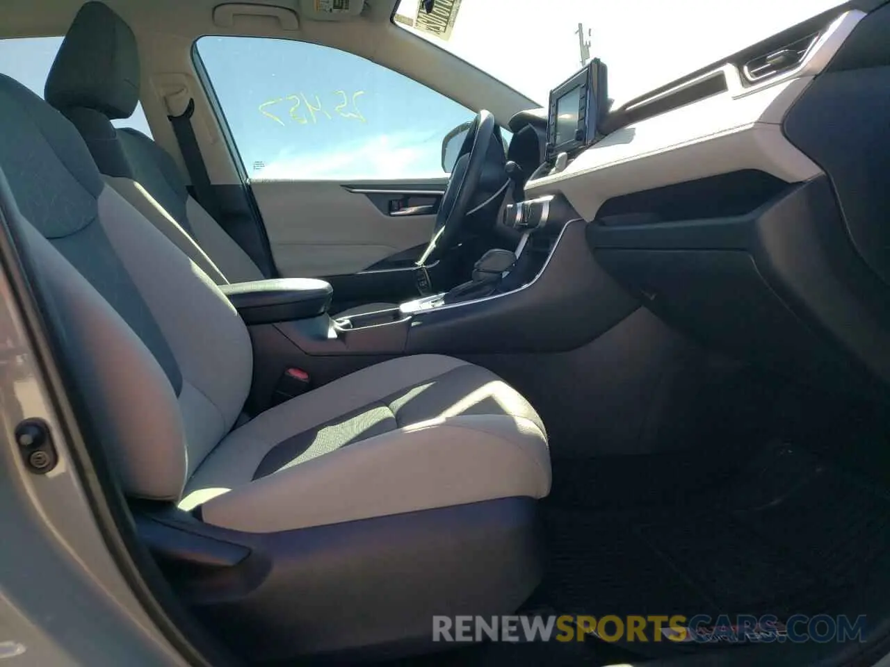 5 fotografías del automóvil dañado 2T3W1RFV5LW067384 TOYOTA RAV4 2020