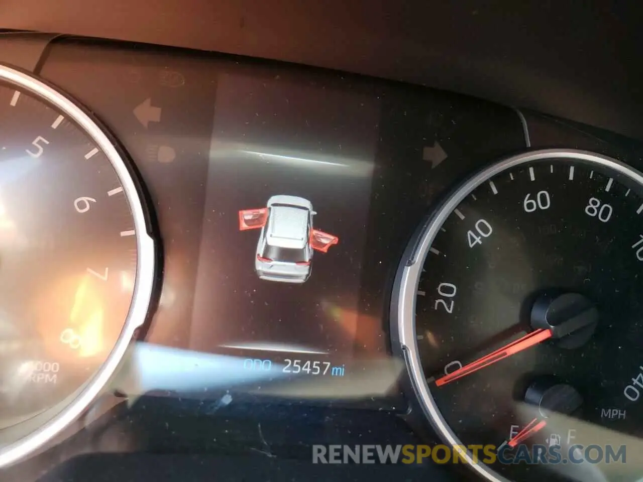 8 fotografías del automóvil dañado 2T3W1RFV5LW067384 TOYOTA RAV4 2020