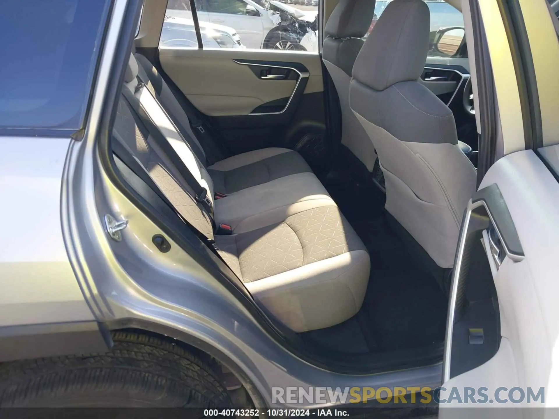 8 fotografías del automóvil dañado 2T3W1RFV6LW082072 TOYOTA RAV4 2020