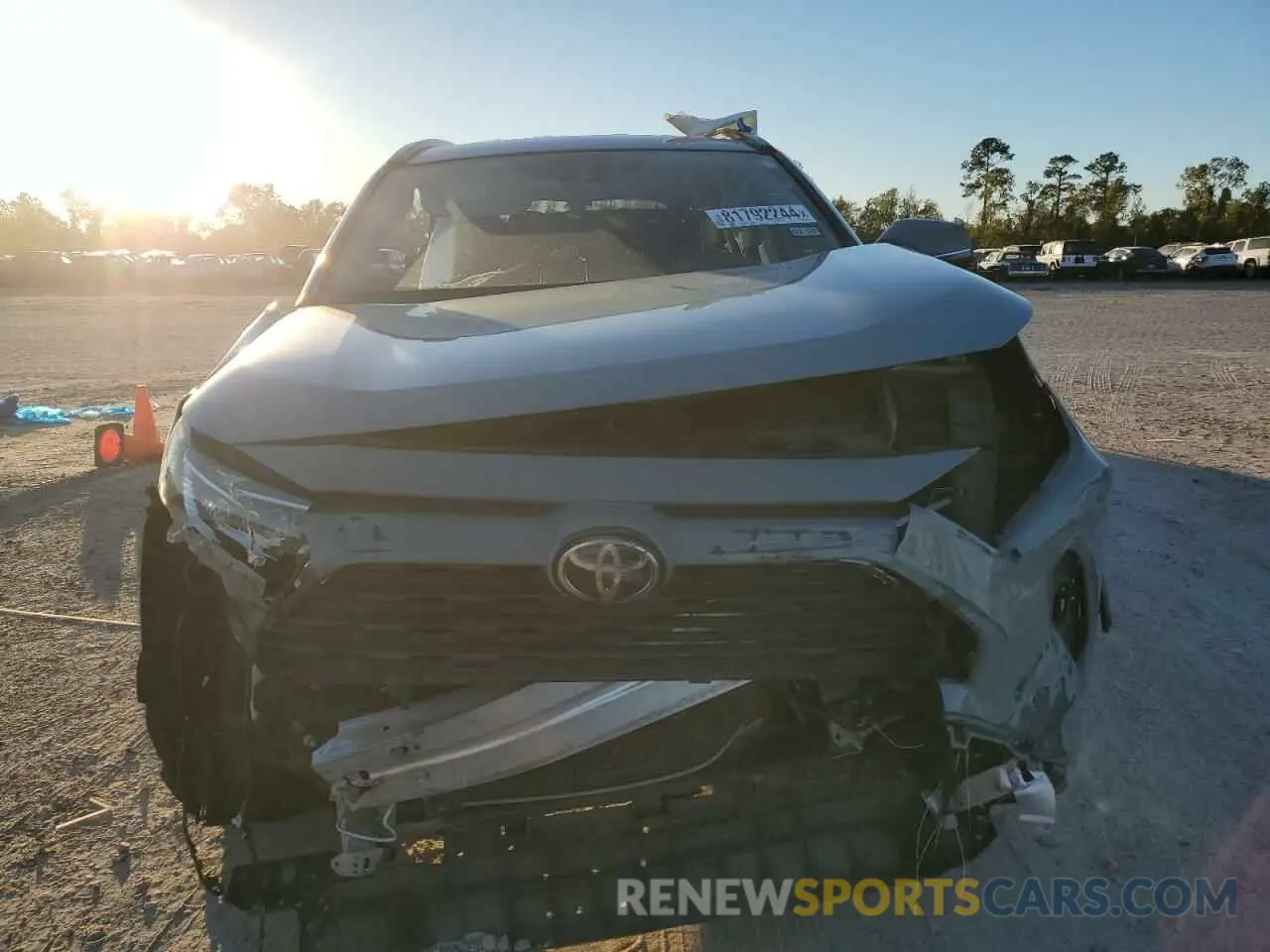 5 fotografías del automóvil dañado 2T3W1RFV8LC044103 TOYOTA RAV4 2020