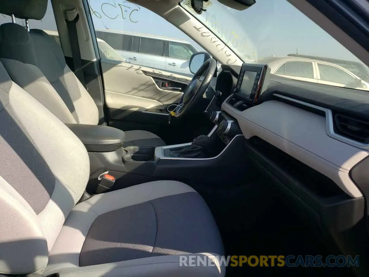 5 fotografías del automóvil dañado 2T3W1RFV8LW065435 TOYOTA RAV4 2020
