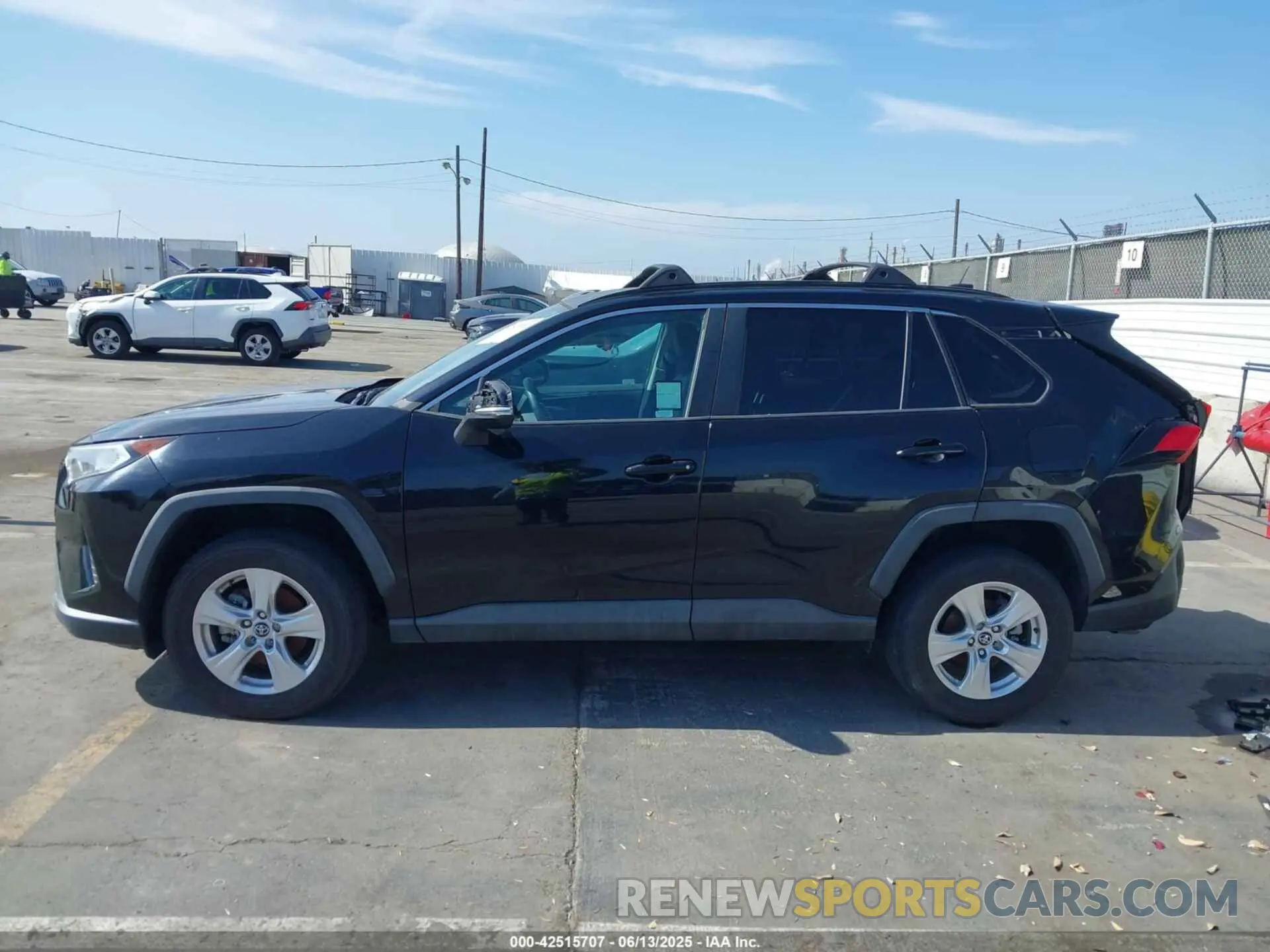 14 fotografías del automóvil dañado 2T3W1RFV8LW079304 TOYOTA RAV4 2020