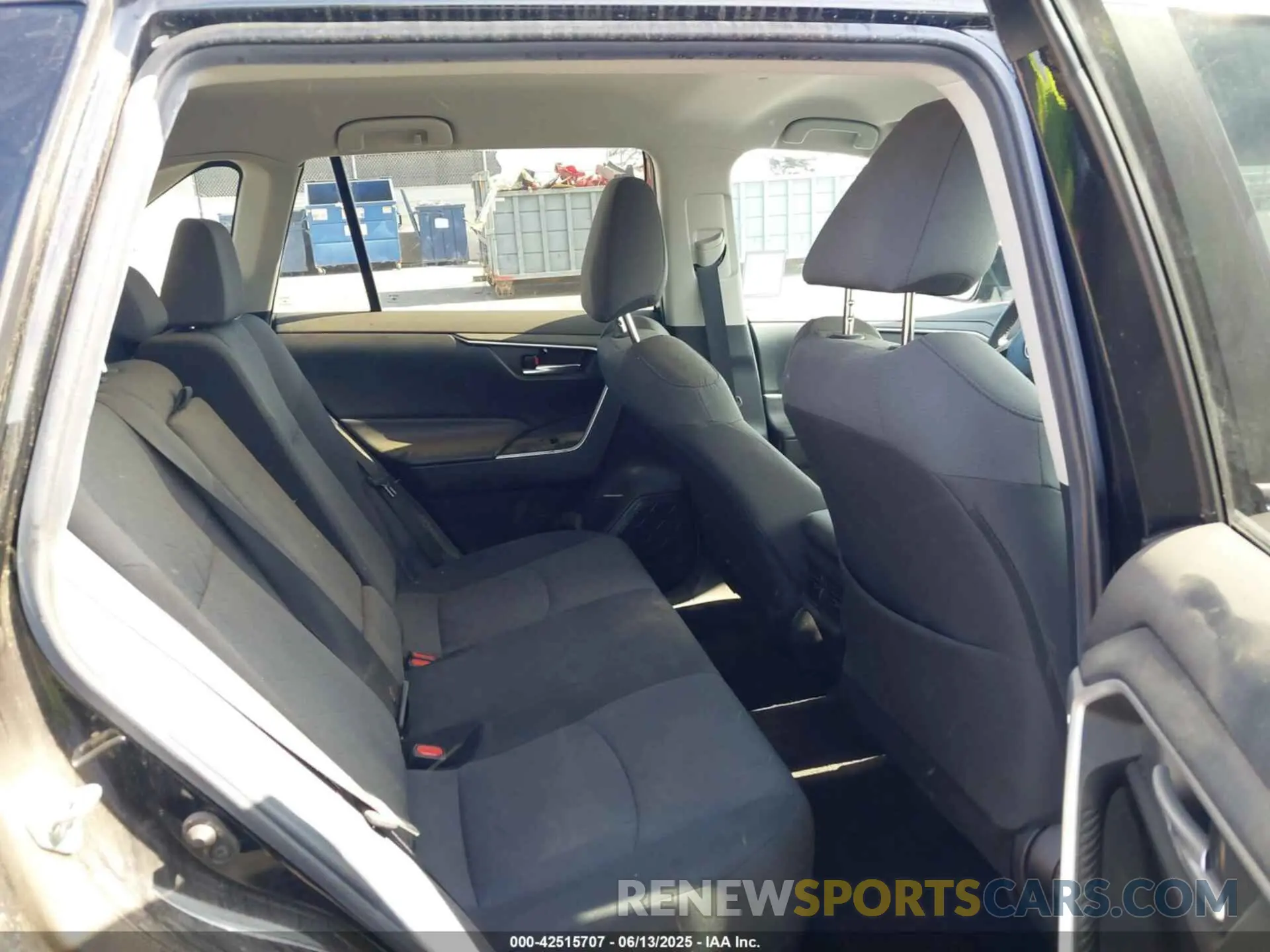 8 fotografías del automóvil dañado 2T3W1RFV8LW079304 TOYOTA RAV4 2020