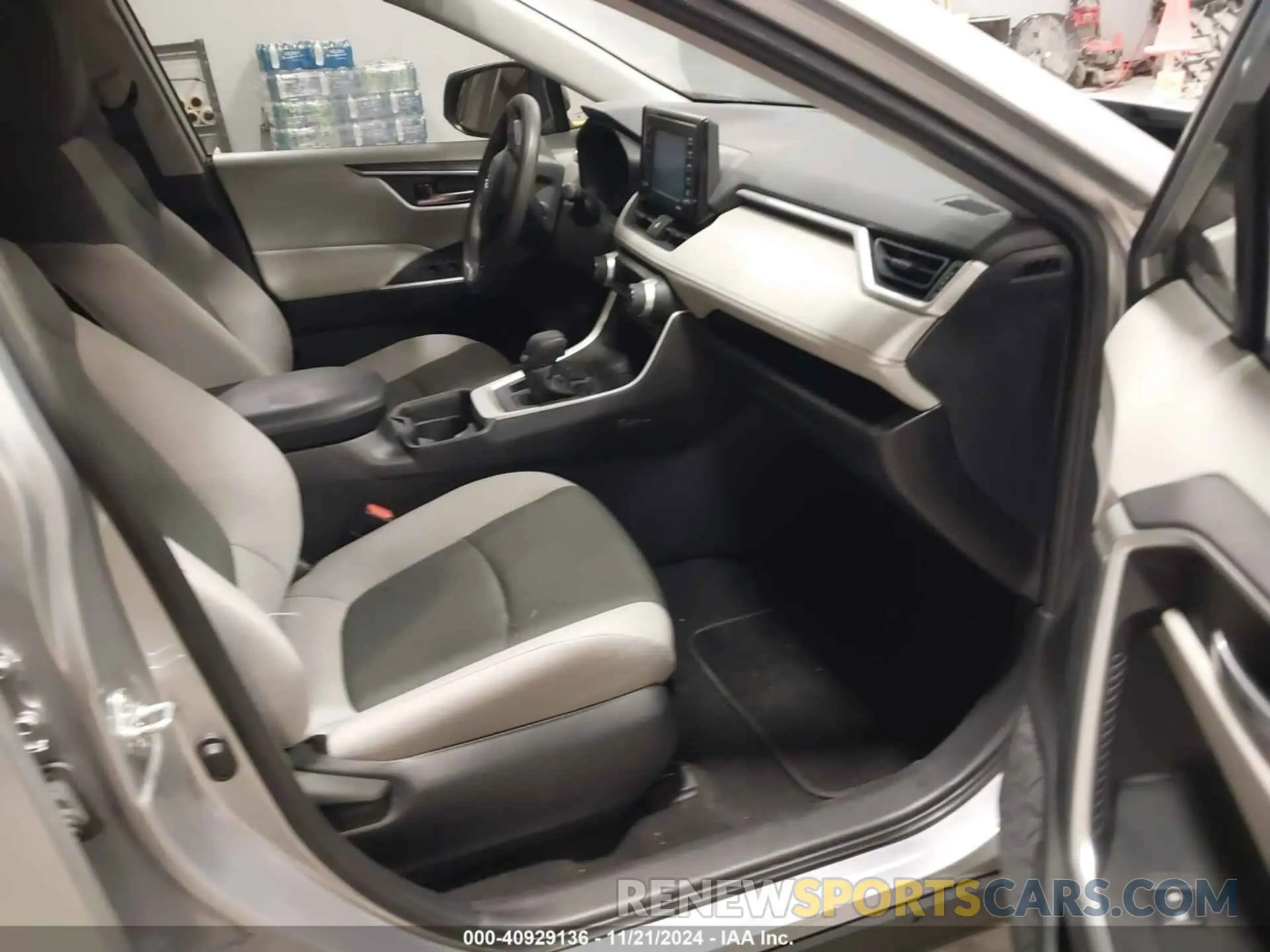 5 fotografías del automóvil dañado 2T3W1RFV9LW059806 TOYOTA RAV4 2020