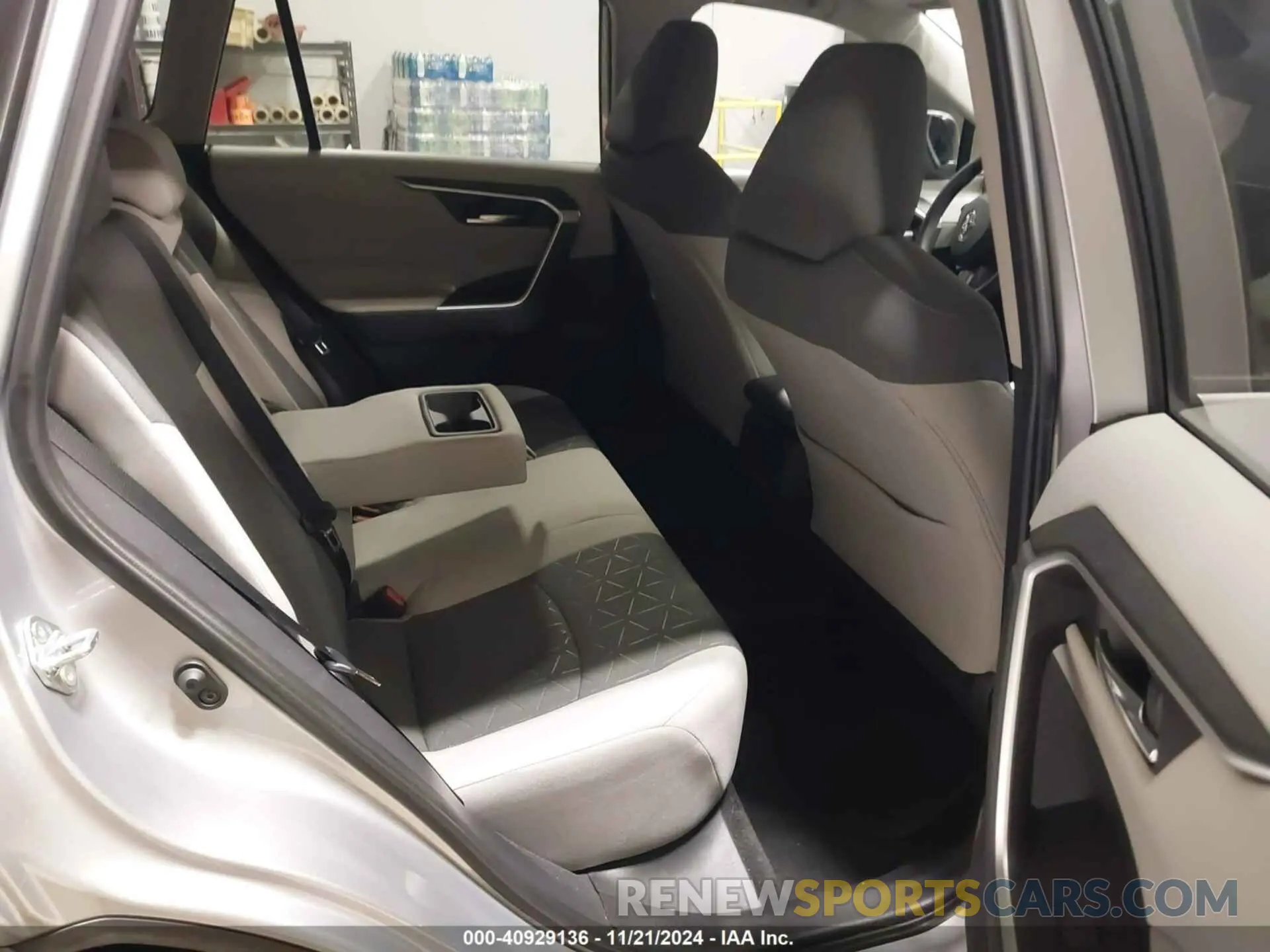 8 fotografías del automóvil dañado 2T3W1RFV9LW059806 TOYOTA RAV4 2020