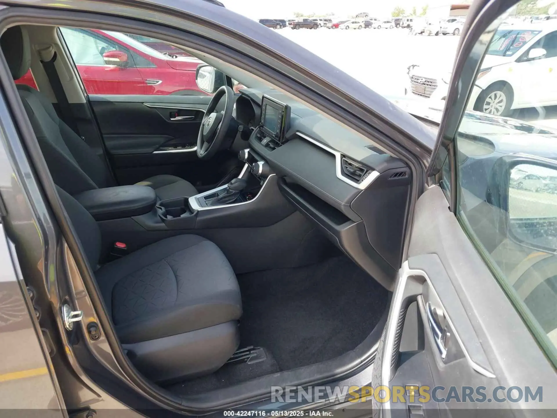 5 fotografías del automóvil dañado 2T3W1RFV9LW096242 TOYOTA RAV4 2020