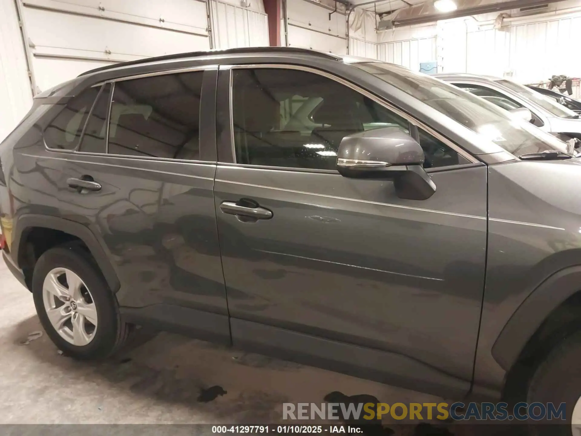 13 fotografías del automóvil dañado 2T3W1RFVXLC037931 TOYOTA RAV4 2020