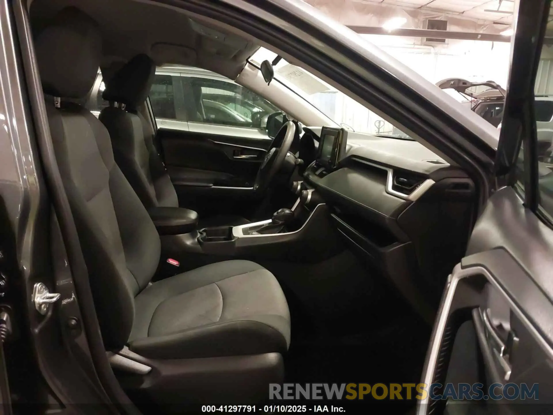 5 fotografías del automóvil dañado 2T3W1RFVXLC037931 TOYOTA RAV4 2020