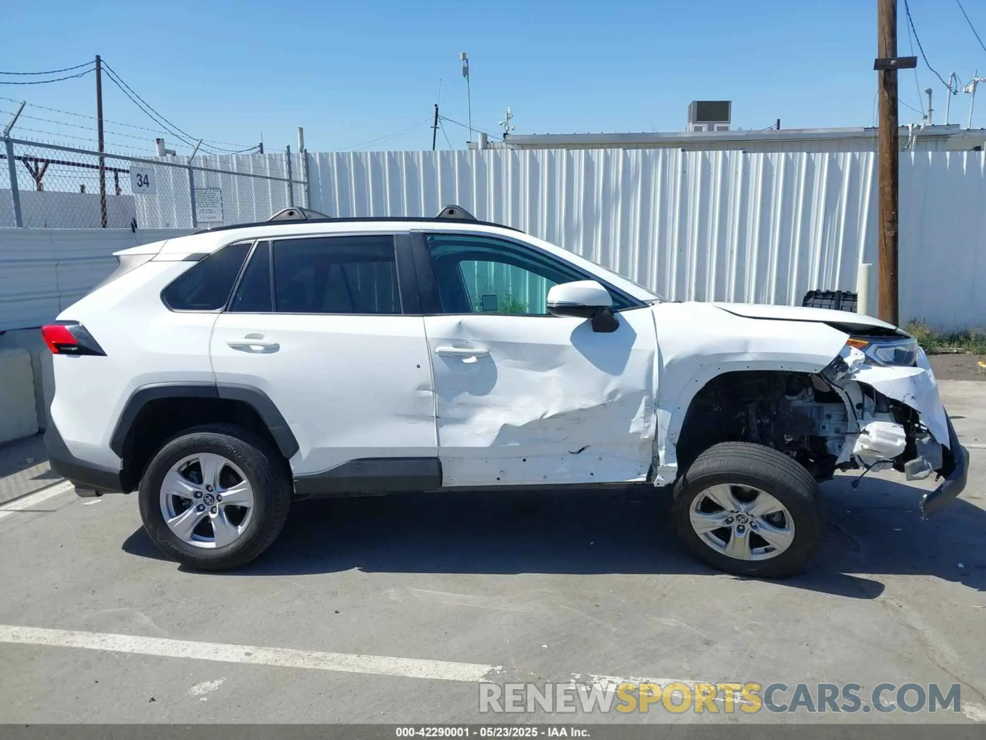 14 fotografías del automóvil dañado 2T3W1RFVXLC040120 TOYOTA RAV4 2020