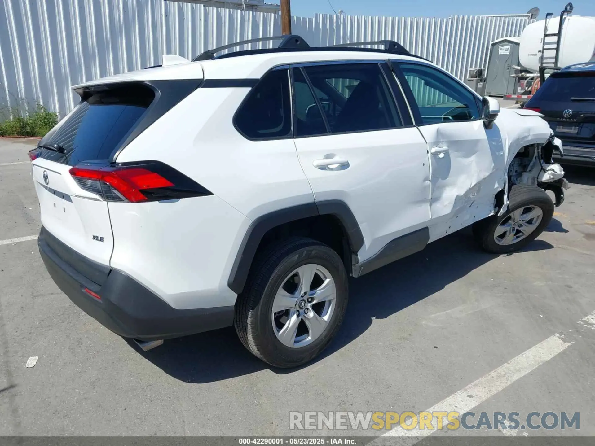 4 fotografías del automóvil dañado 2T3W1RFVXLC040120 TOYOTA RAV4 2020