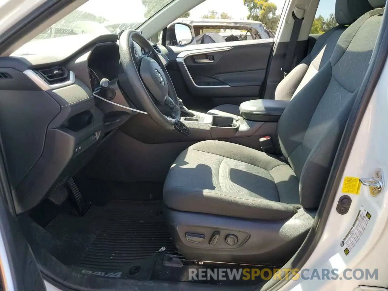 7 fotografías del automóvil dañado 2T3W1RFVXLW076047 TOYOTA RAV4 2020
