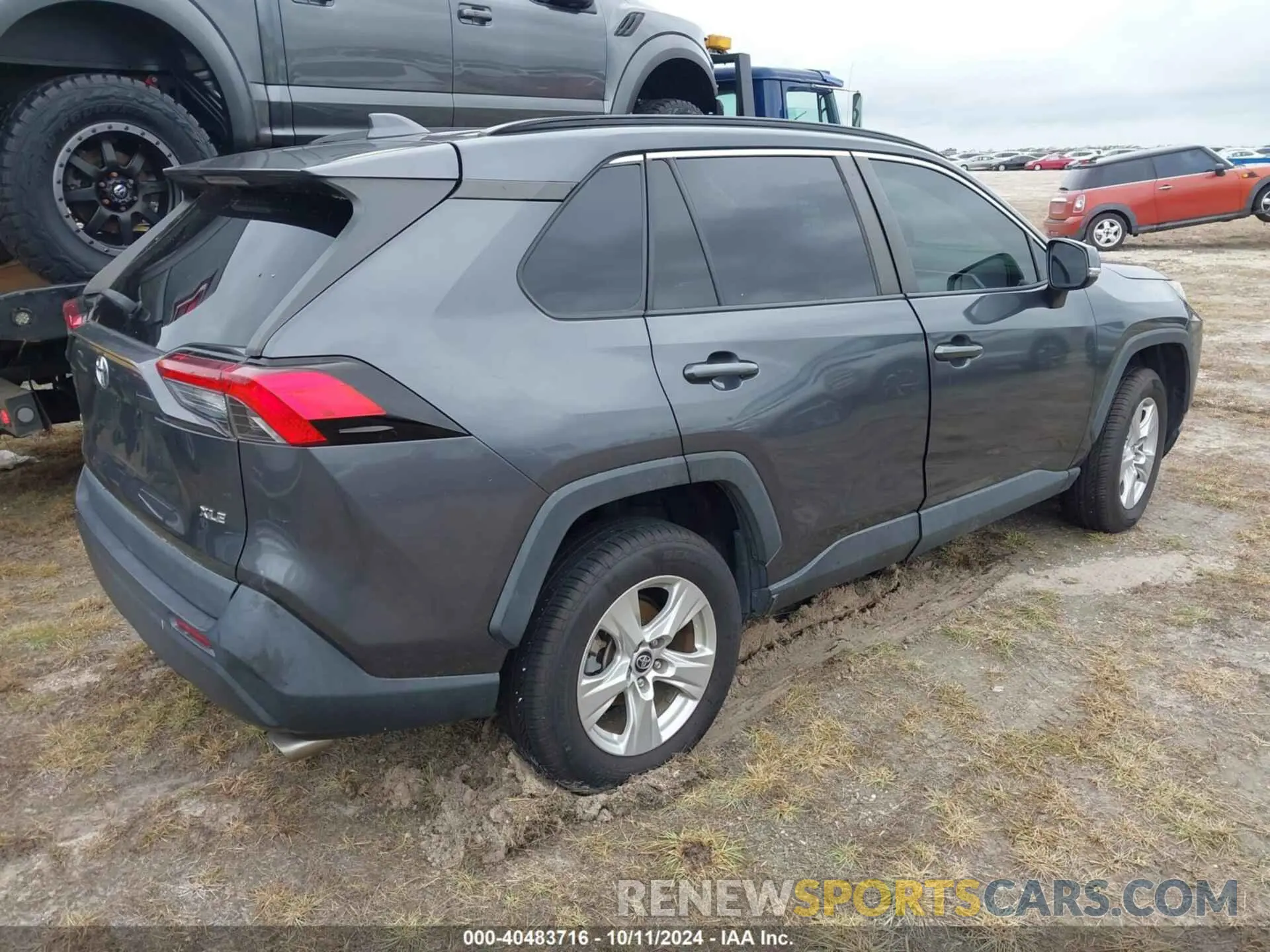 4 fotografías del automóvil dañado 2T3W1RFVXLW092541 TOYOTA RAV4 2020