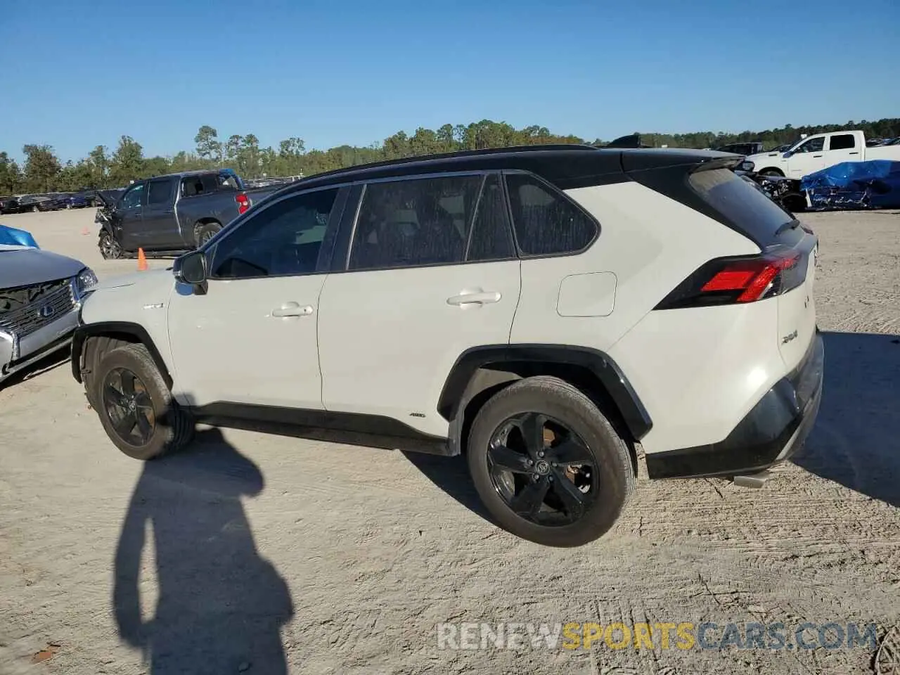 2 fotografías del automóvil dañado 4T3E6RFV1LU003646 TOYOTA RAV4 2020