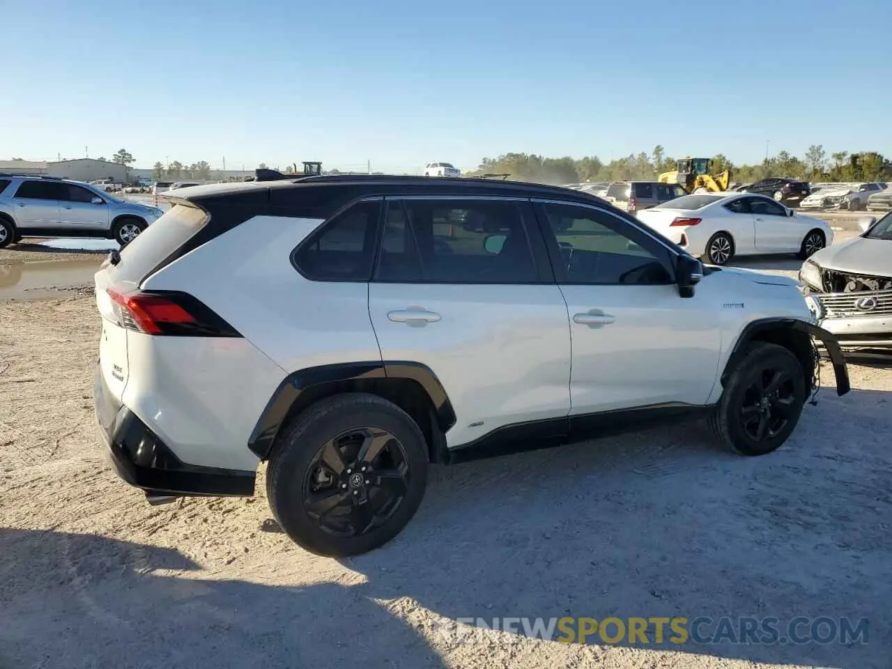 3 fotografías del automóvil dañado 4T3E6RFV1LU003646 TOYOTA RAV4 2020