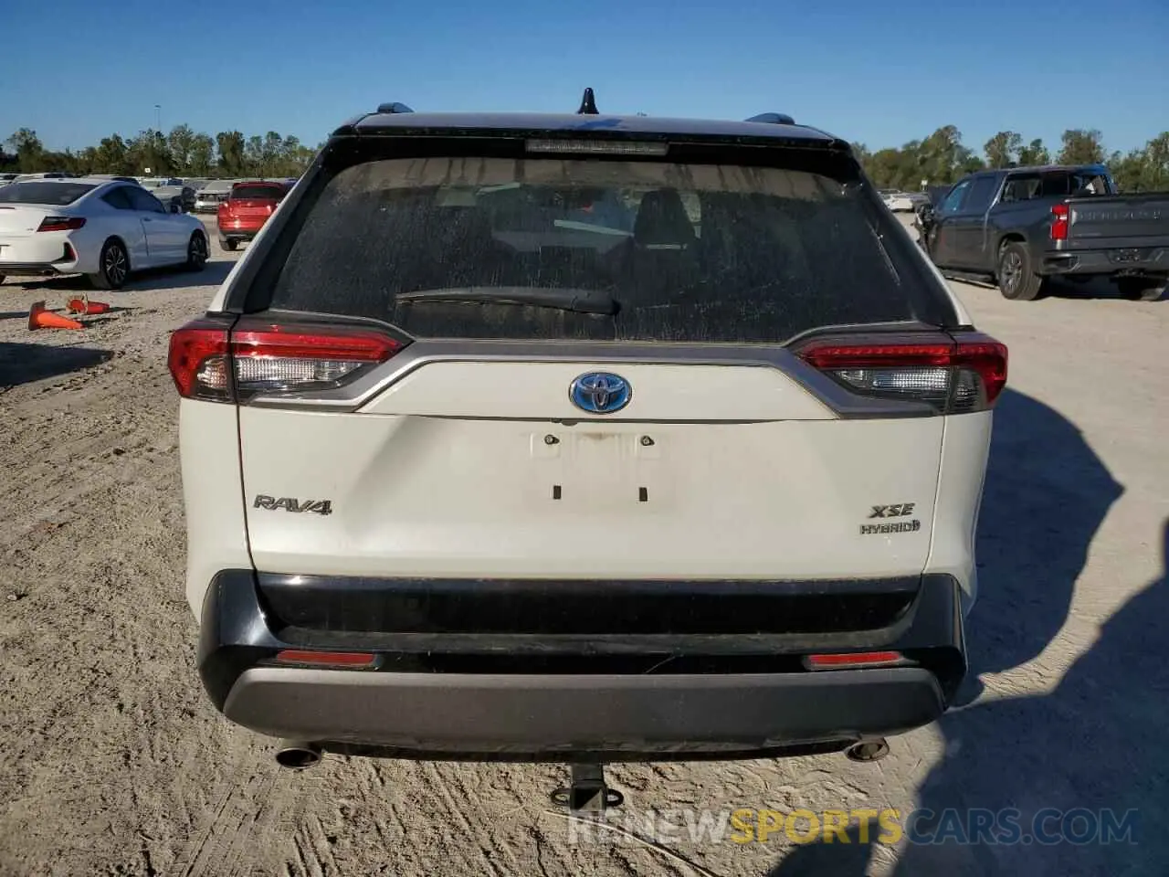 6 fotografías del automóvil dañado 4T3E6RFV1LU003646 TOYOTA RAV4 2020