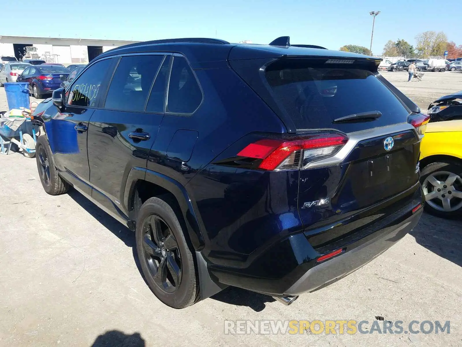 3 fotografías del automóvil dañado 4T3EWRFV4LU003088 TOYOTA RAV4 2020