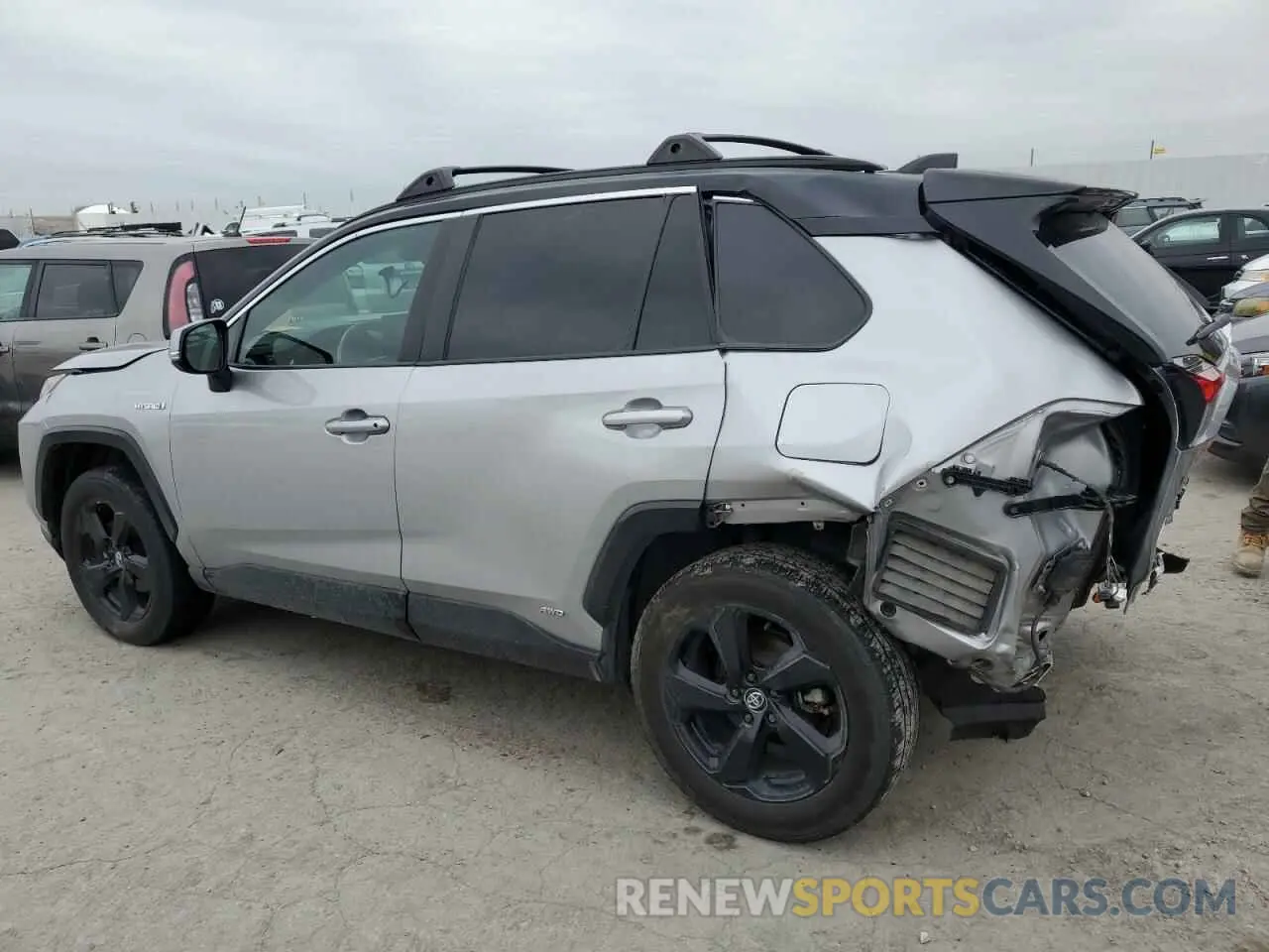 2 fotografías del automóvil dañado 4T3R6RFV9LU003783 TOYOTA RAV4 2020
