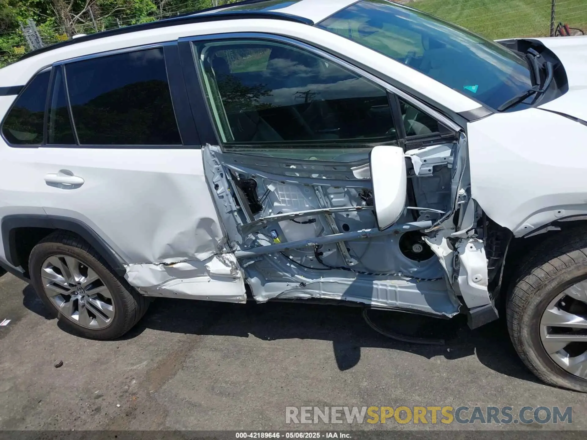 13 fotografías del automóvil dañado JTMA1RFV3LD055015 TOYOTA RAV4 2020