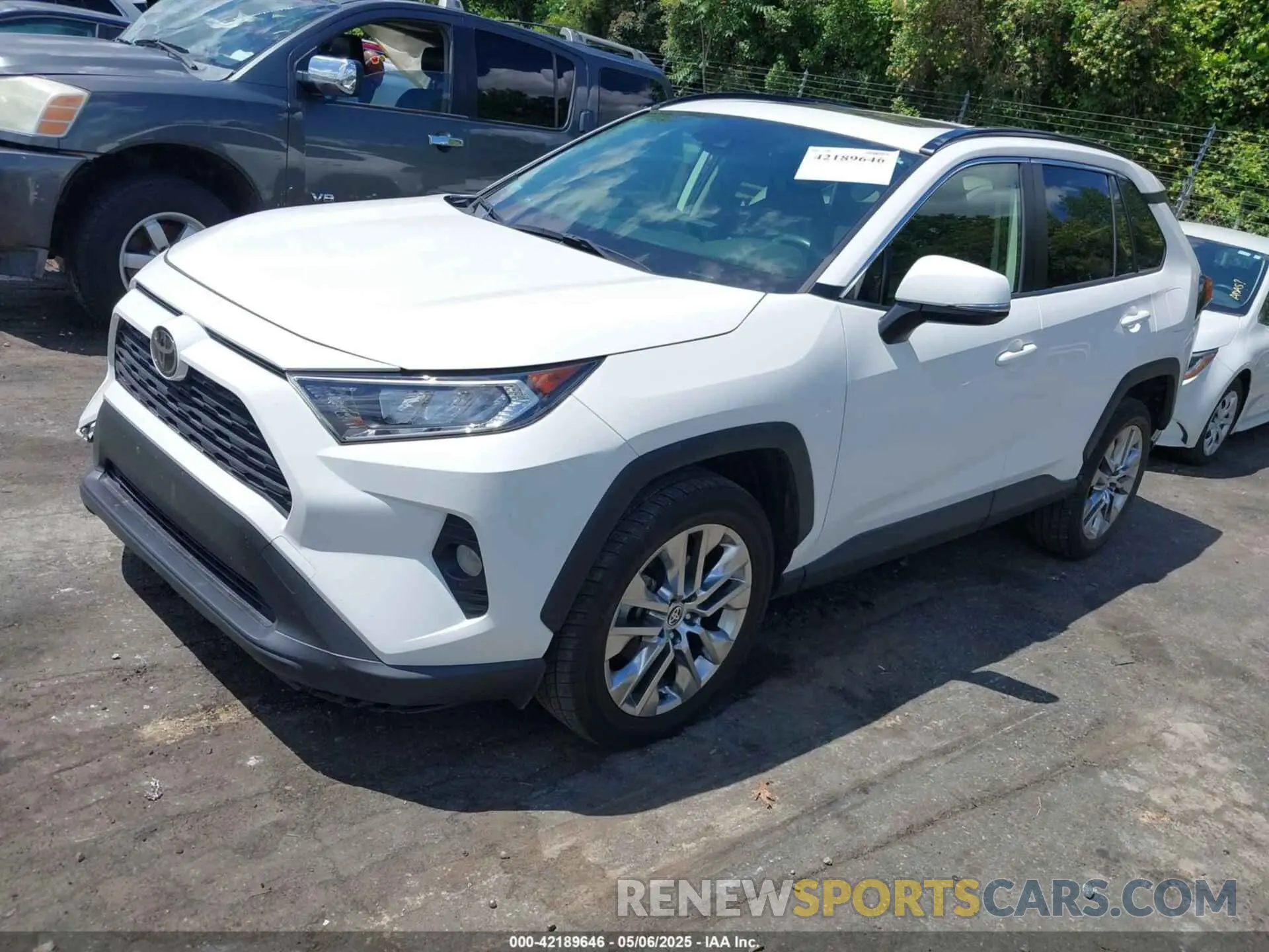 2 fotografías del automóvil dañado JTMA1RFV3LD055015 TOYOTA RAV4 2020