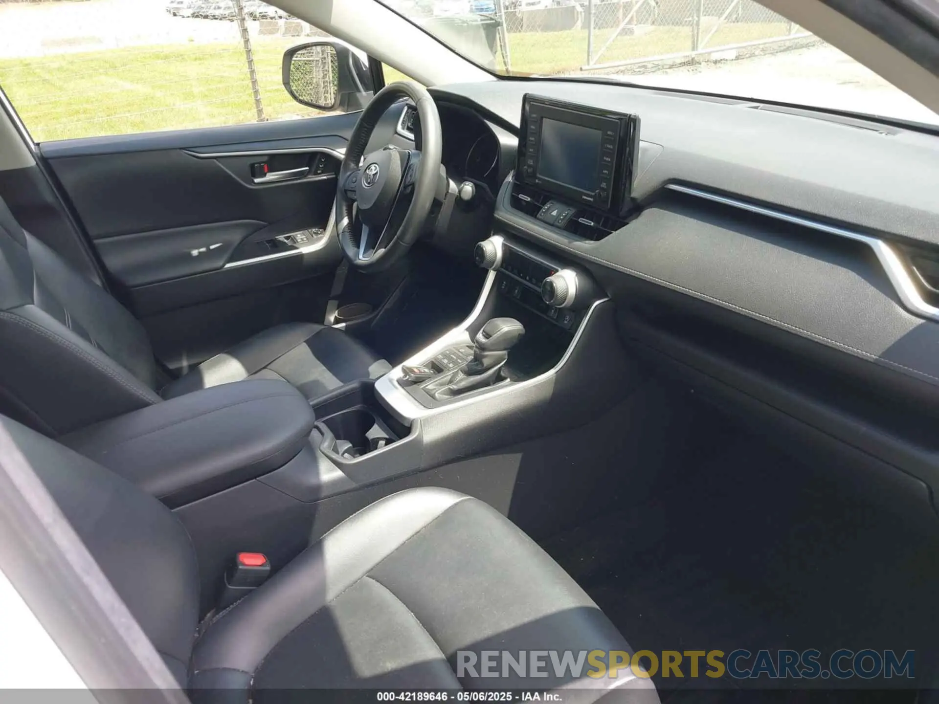 5 fotografías del automóvil dañado JTMA1RFV3LD055015 TOYOTA RAV4 2020