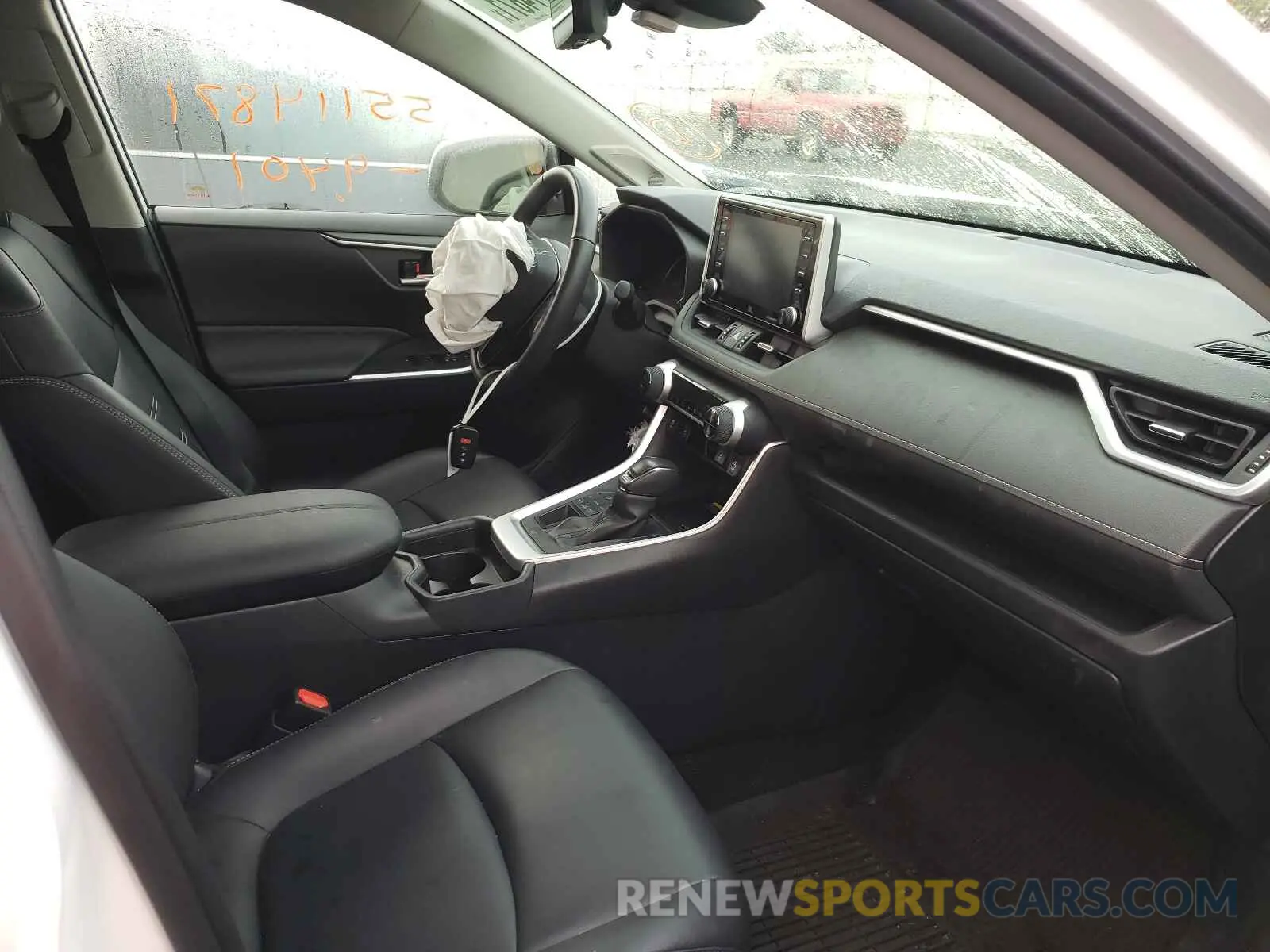 5 fotografías del automóvil dañado JTMA1RFV4LD529943 TOYOTA RAV4 2020