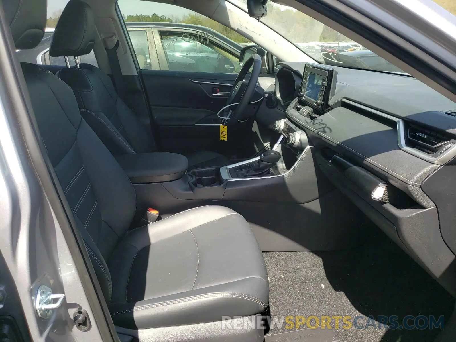 5 fotografías del automóvil dañado JTMC1RFVXLD054985 TOYOTA RAV4 2020