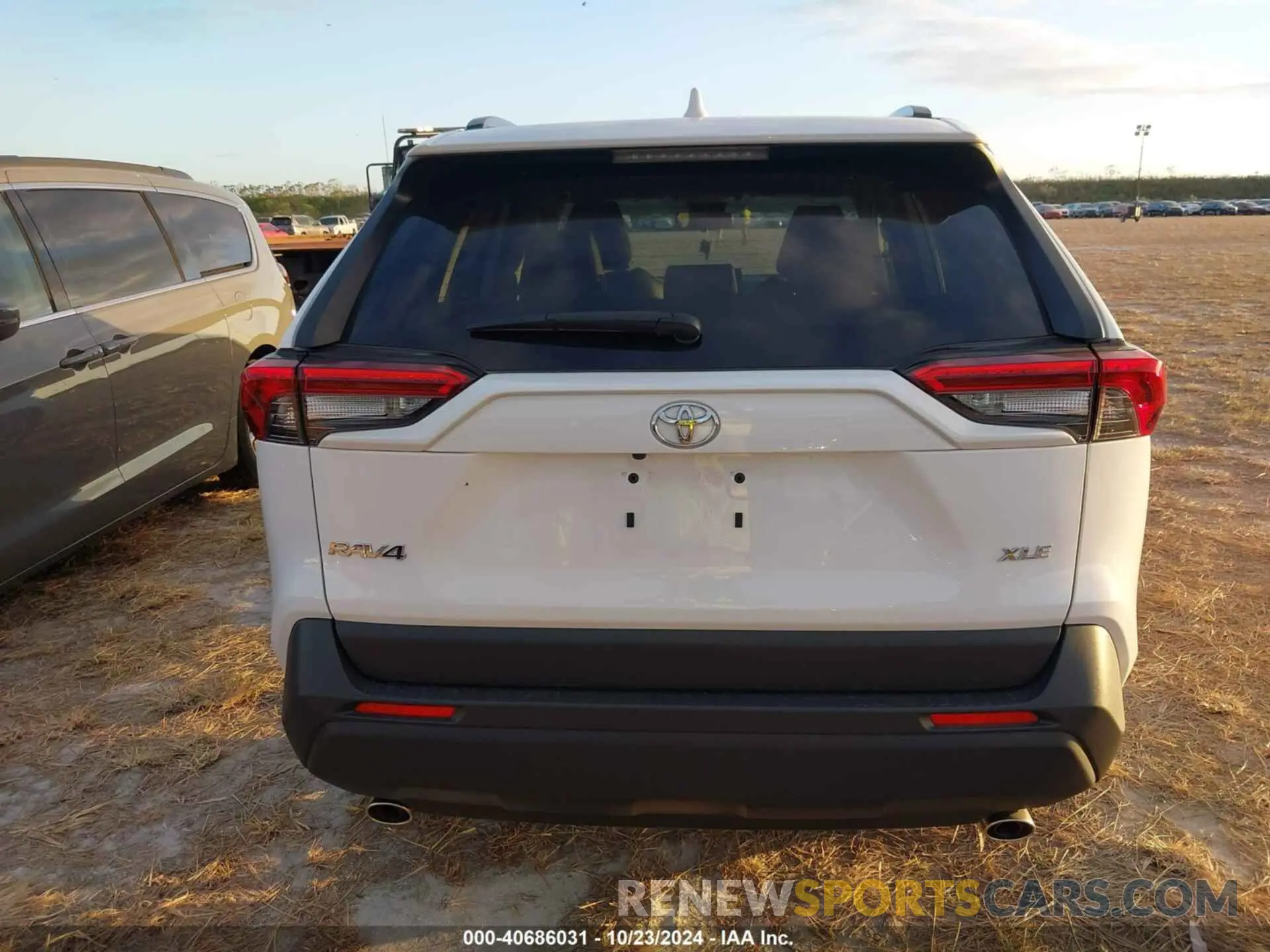 16 fotografías del automóvil dañado JTMC1RFVXLD517529 TOYOTA RAV4 2020