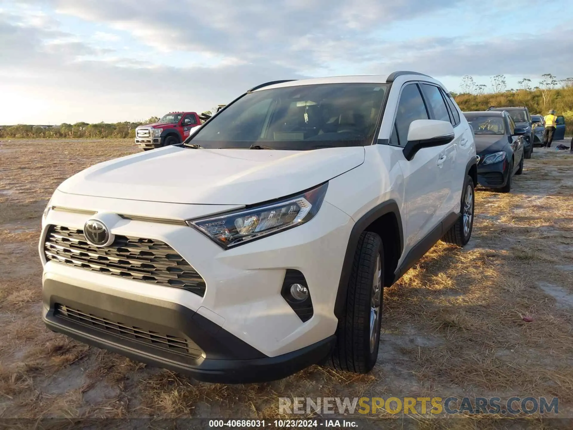 2 fotografías del automóvil dañado JTMC1RFVXLD517529 TOYOTA RAV4 2020