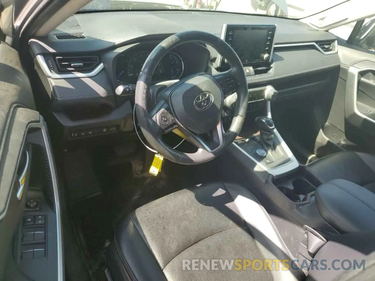 8 fotografías del automóvil dañado JTMDWRFV6LJ048608 TOYOTA RAV4 2020