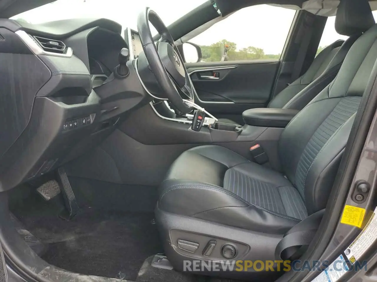 7 fotografías del automóvil dañado JTMEWRFV3LJ031687 TOYOTA RAV4 2020