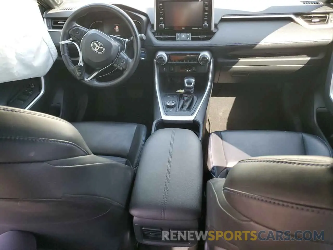 8 fotografías del automóvil dañado JTMEWRFV4LJ046182 TOYOTA RAV4 2020