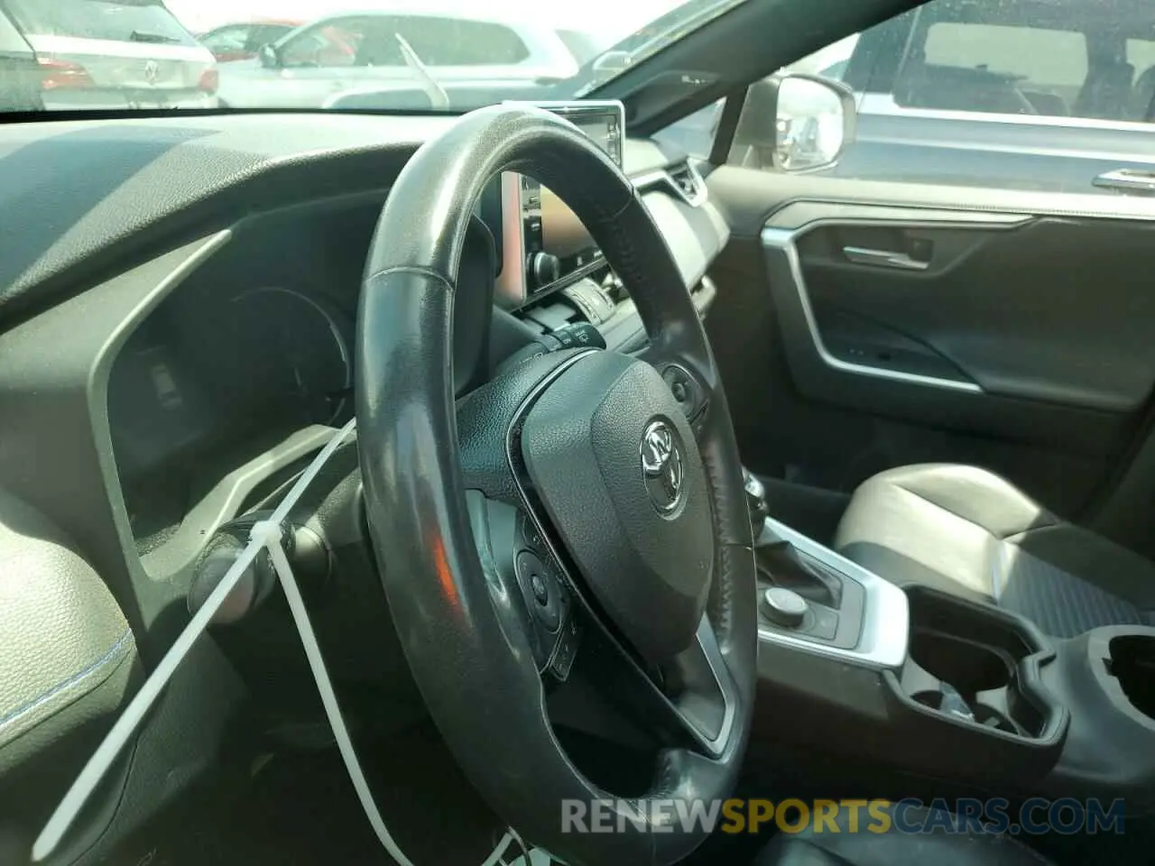 9 fotografías del automóvil dañado JTMEWRFV8LJ035525 TOYOTA RAV4 2020