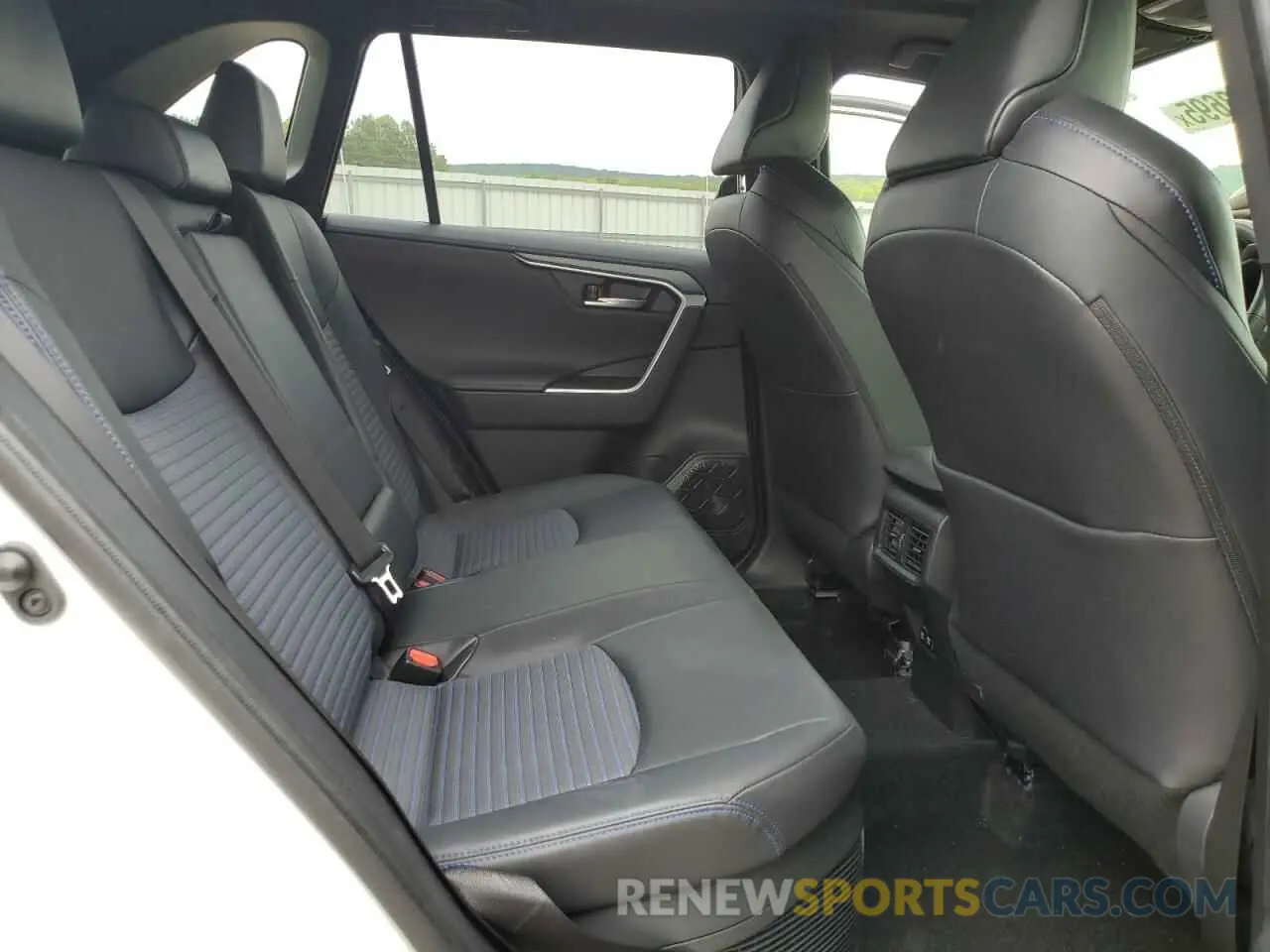 11 fotografías del automóvil dañado JTMEWRFV9LD539385 TOYOTA RAV4 2020