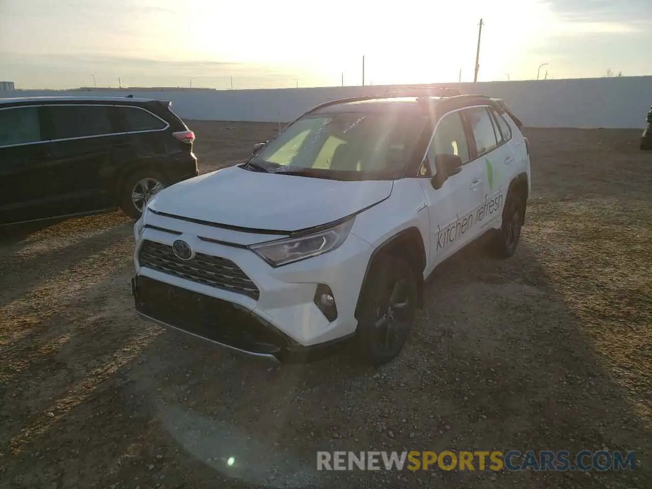 2 fotografías del automóvil dañado JTMEWRFV9LJ043147 TOYOTA RAV4 2020