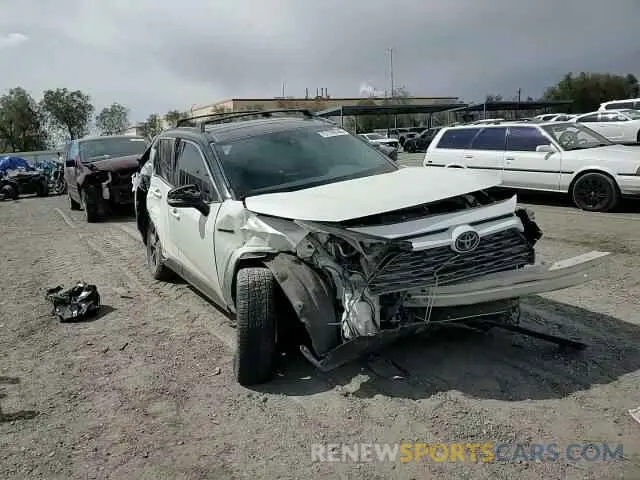 11 fotografías del automóvil dañado JTMEWRFVXLD528668 TOYOTA RAV4 2020