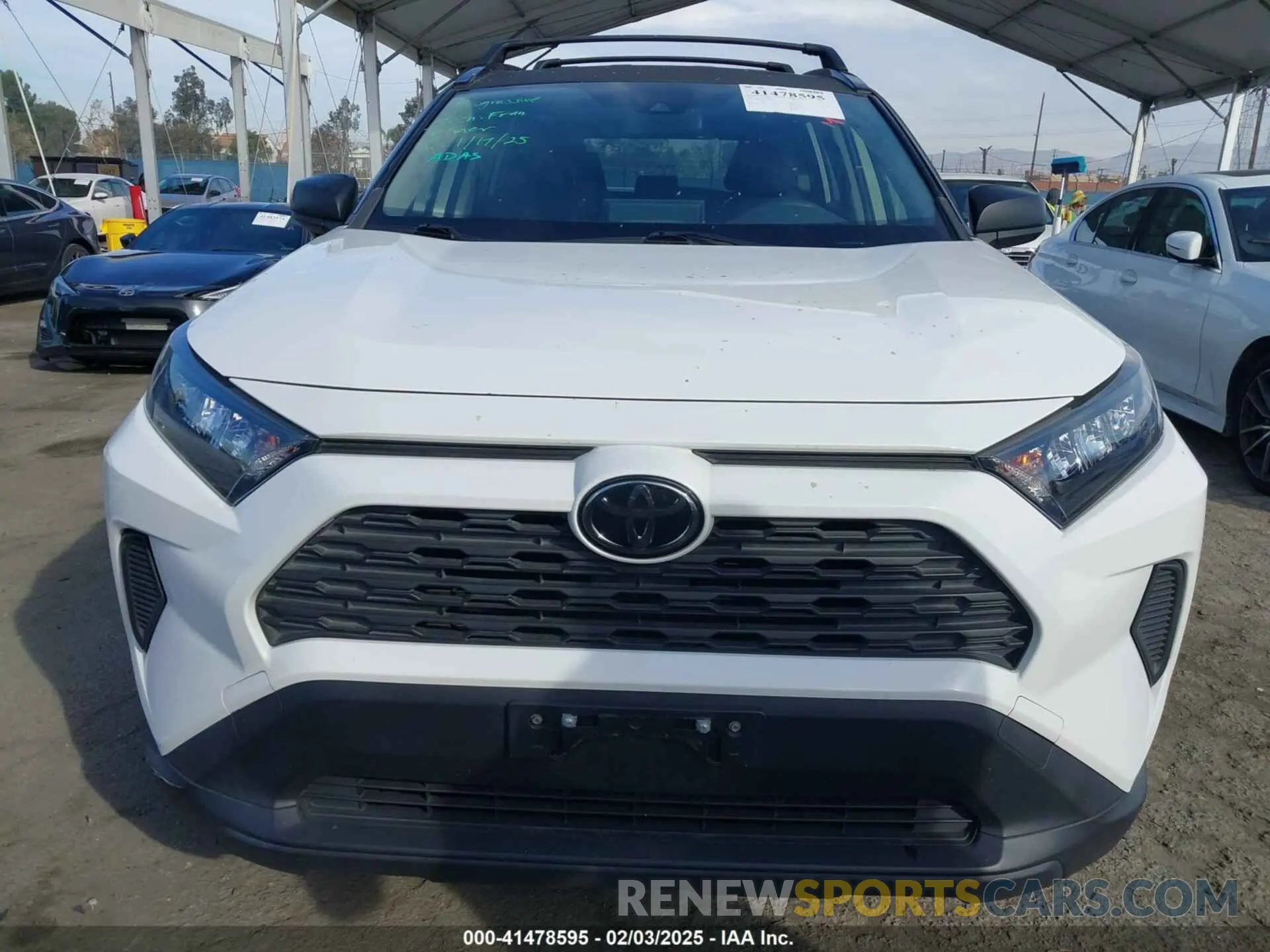 13 fotografías del automóvil dañado JTMH1RFV1LD048496 TOYOTA RAV4 2020