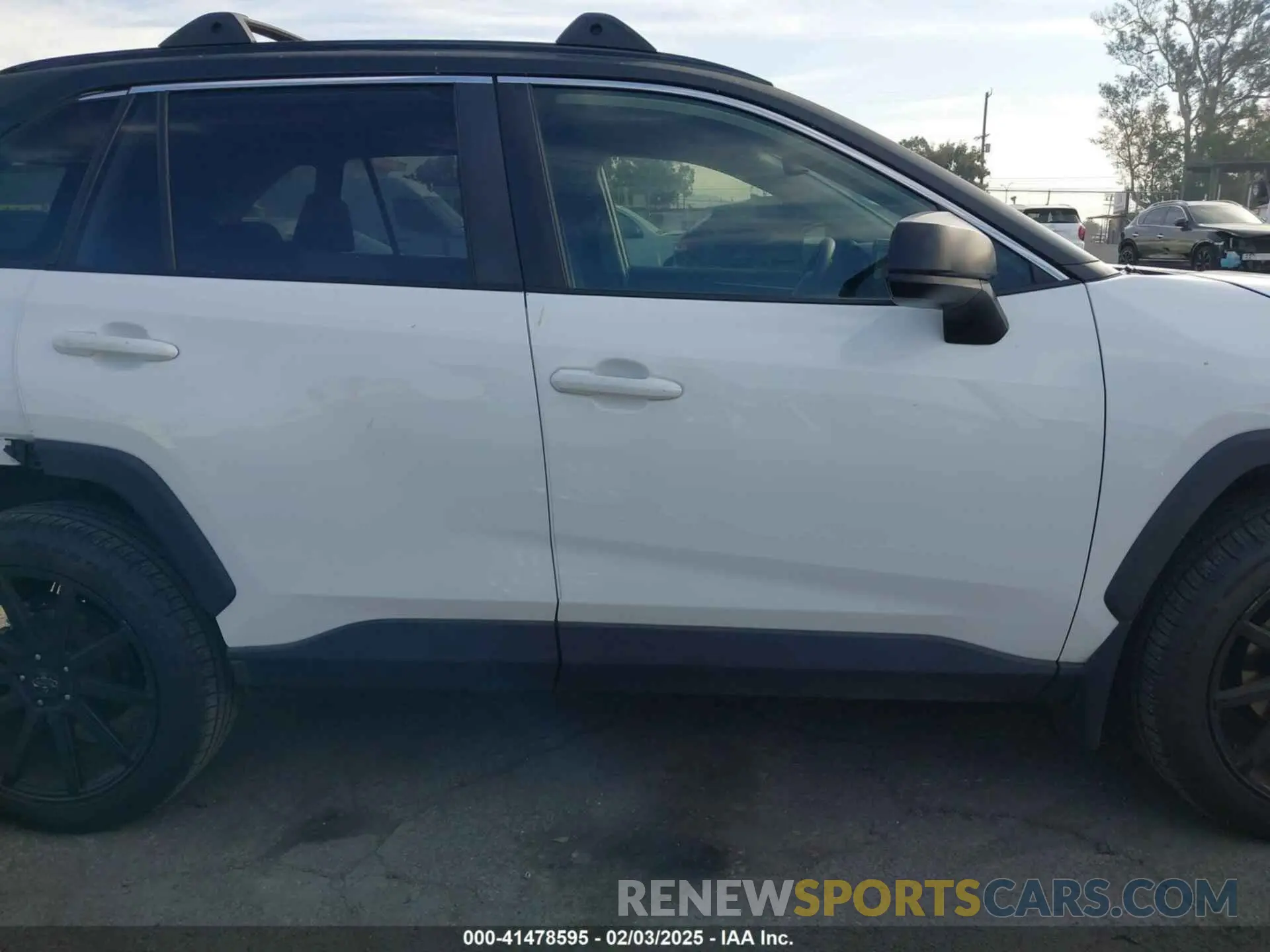 14 fotografías del automóvil dañado JTMH1RFV1LD048496 TOYOTA RAV4 2020