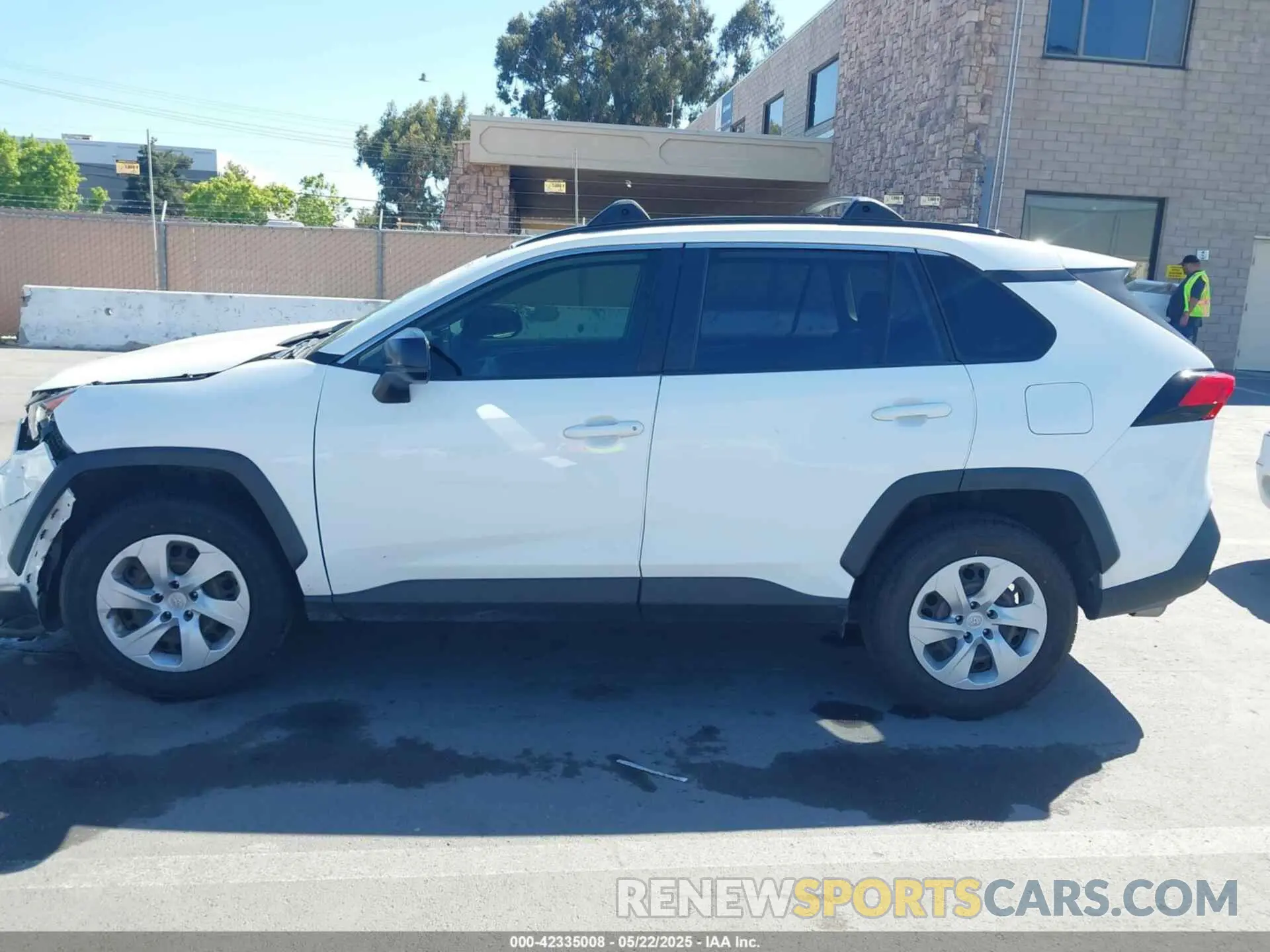 13 fotografías del automóvil dañado JTMH1RFV2LD057255 TOYOTA RAV4 2020